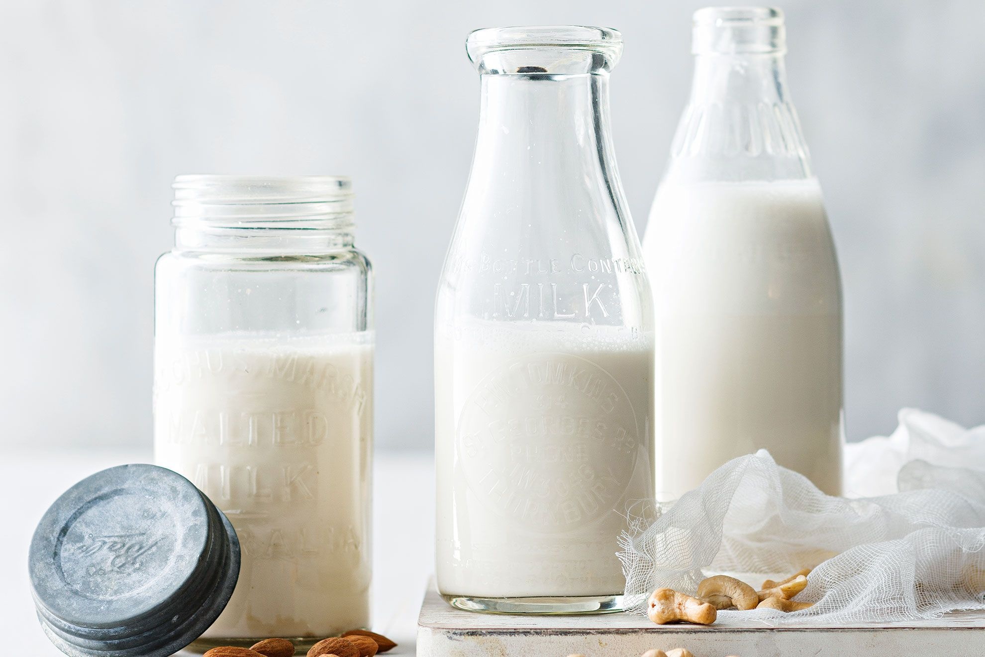 Almond milk benefits, Non-dairy alternative, Calcium source, Plant-based milk, 1980x1320 HD Desktop