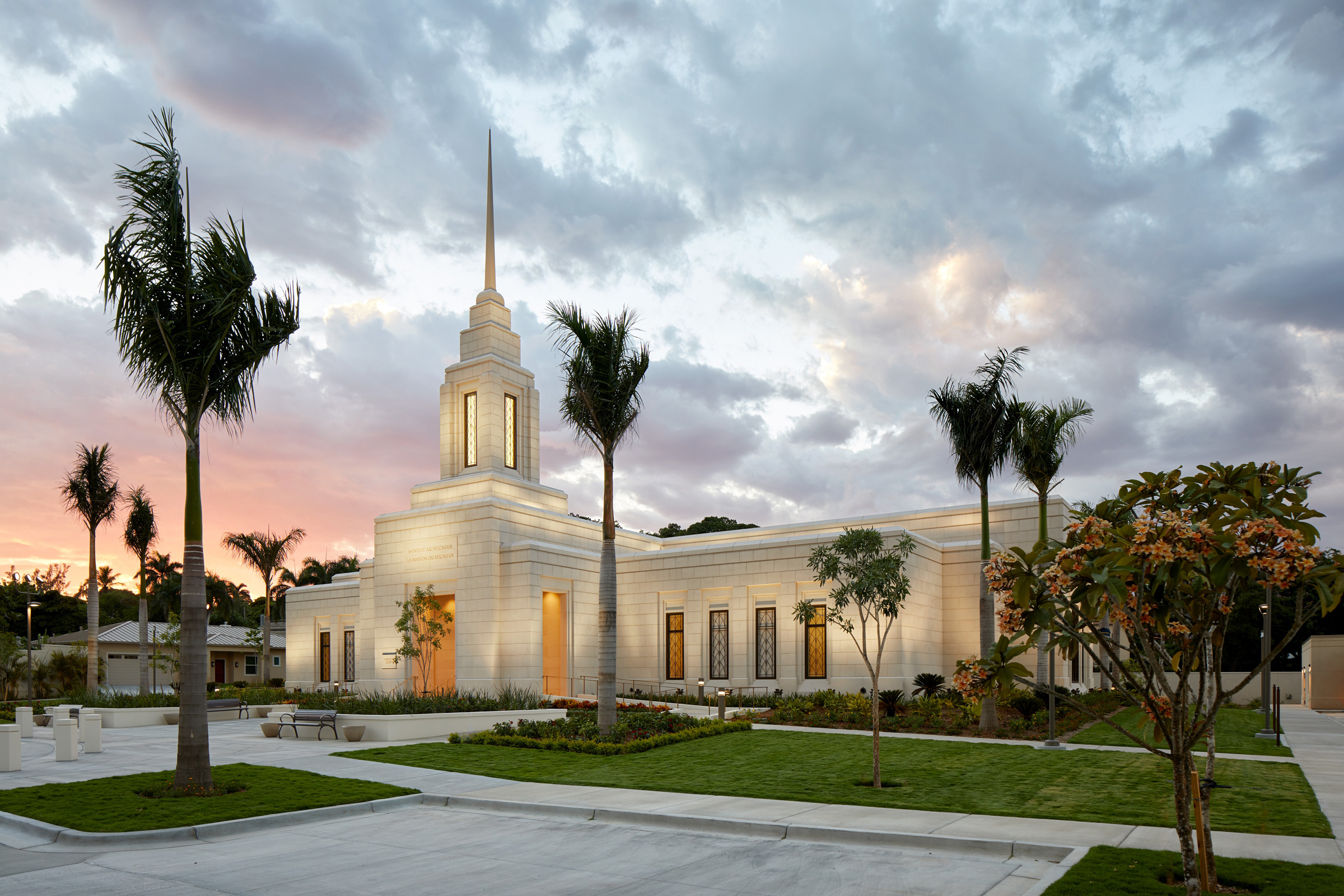 Port-au-Prince temple, Haiti, Cultural landmark, Travel, 2400x1600 HD Desktop