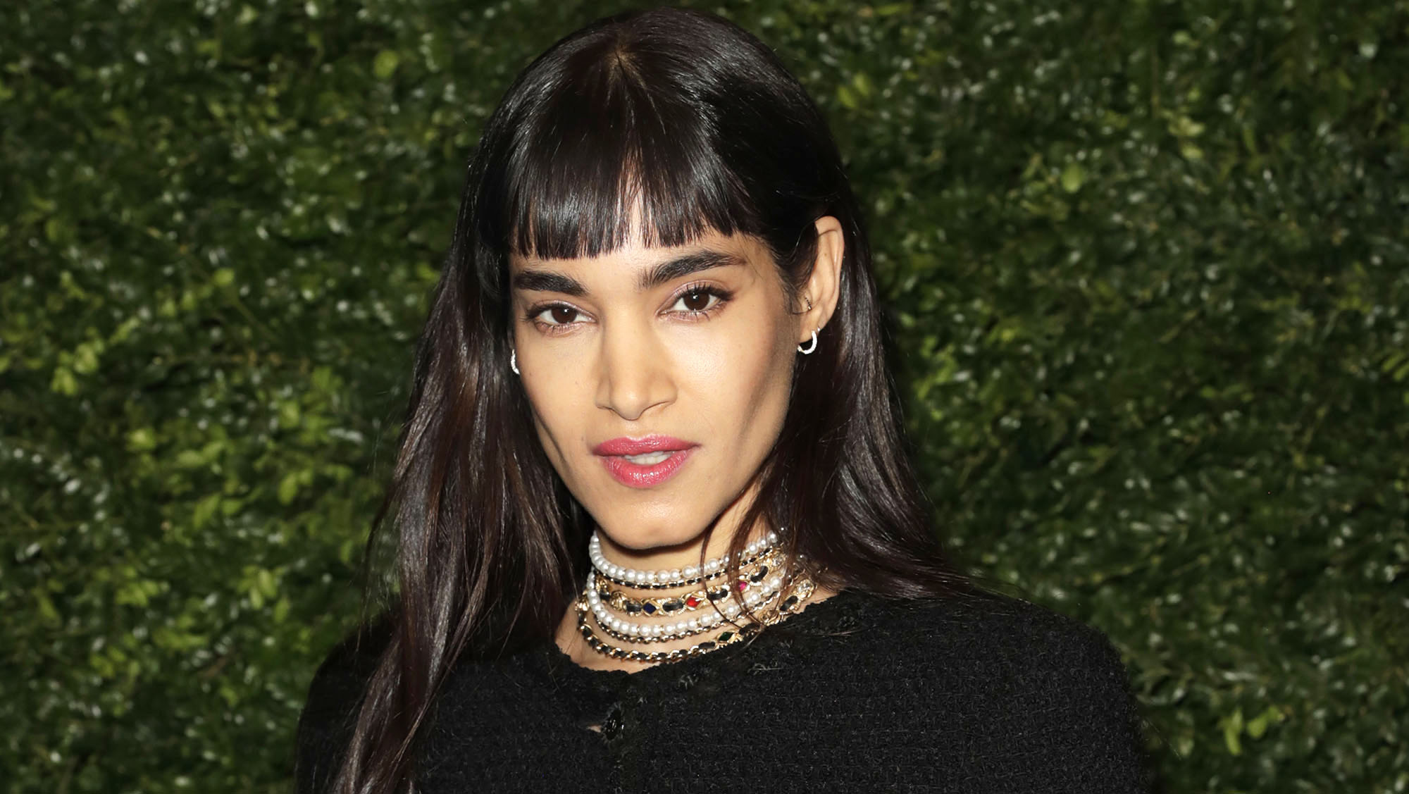 Sofia Boutella, Star in Zack Snyder Netflix movie, 2000x1130 HD Desktop