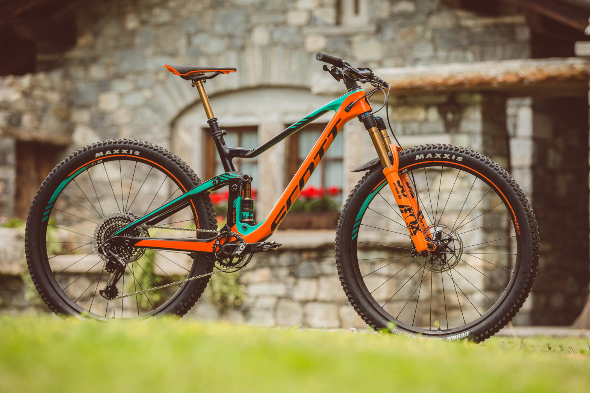 Scott MTB 2018 collection, Unbeatable deals, Cutting-edge mountain biking technology, Adventure awaits, 2000x1340 HD Desktop