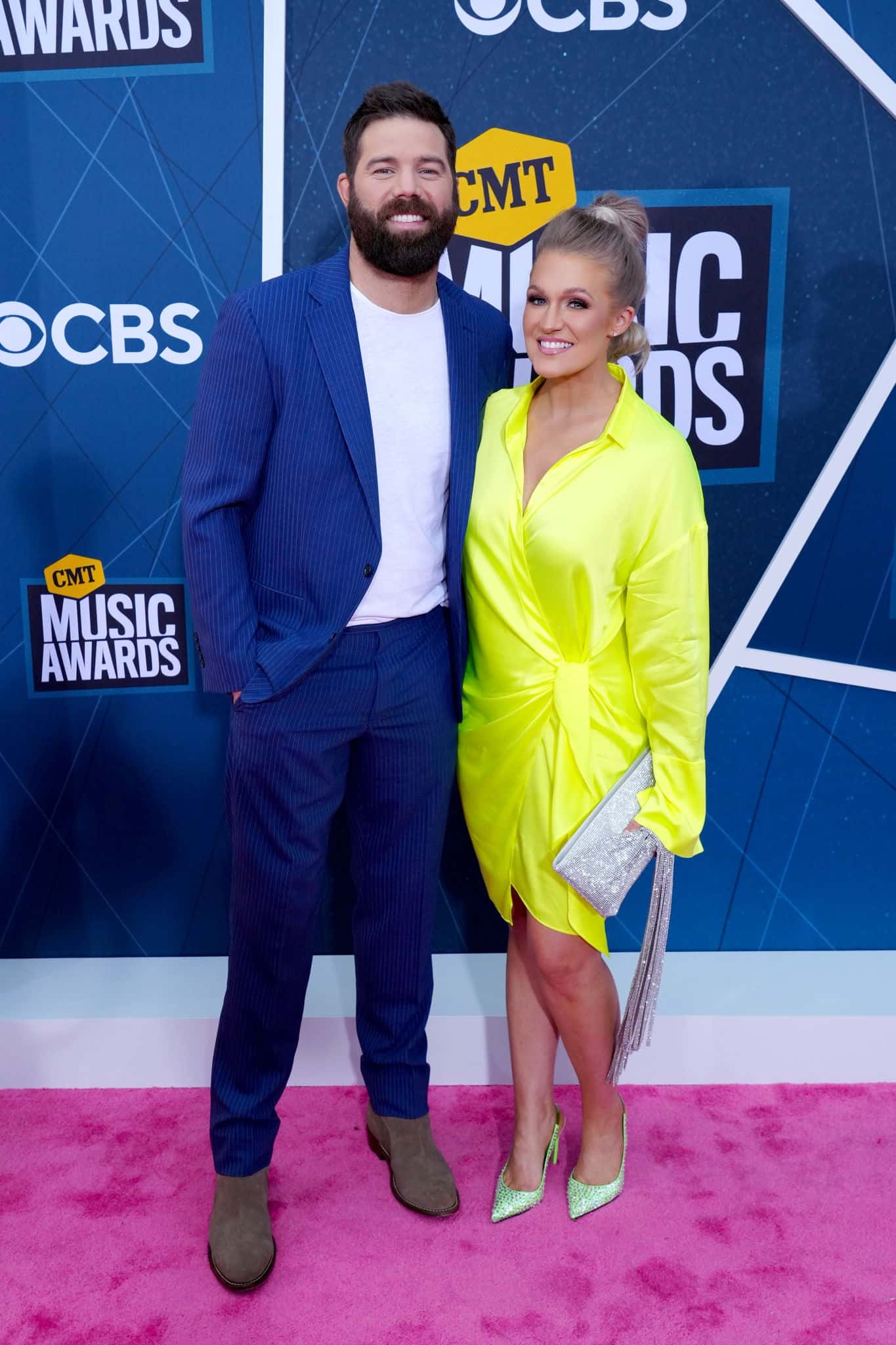 Jordan Davis, CMT Music Awards, Fashion goals, Celebrity Land International, 1370x2050 HD Phone