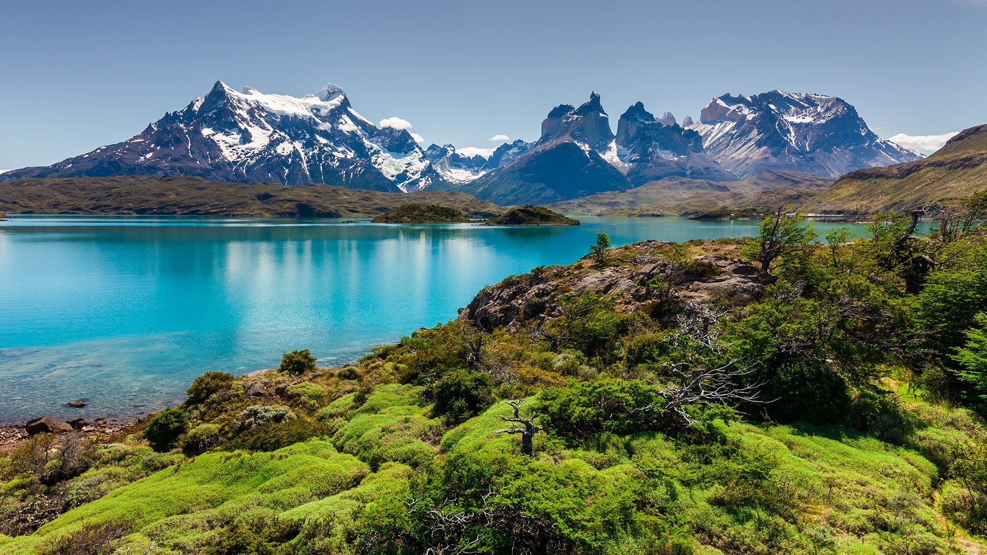 Torres del Paine National Park, Azure Lake Pehoe, Mountain backdrop, Windows 10 spotlight, 1920x1080 Full HD Desktop