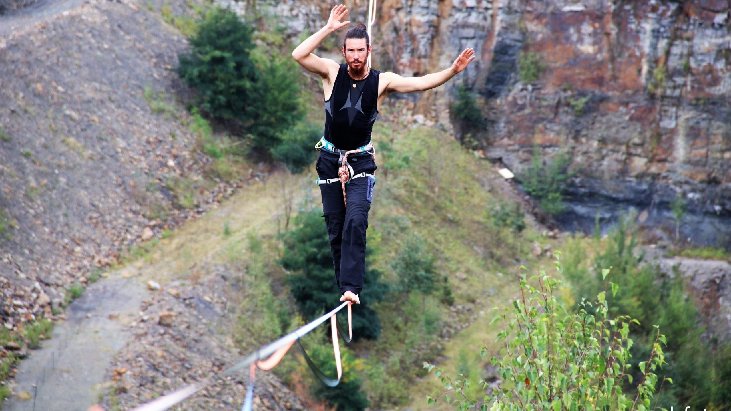 Above the quarry, Piesberg Wallenhorst, Current news, Slackline, 2560x1440 HD Desktop