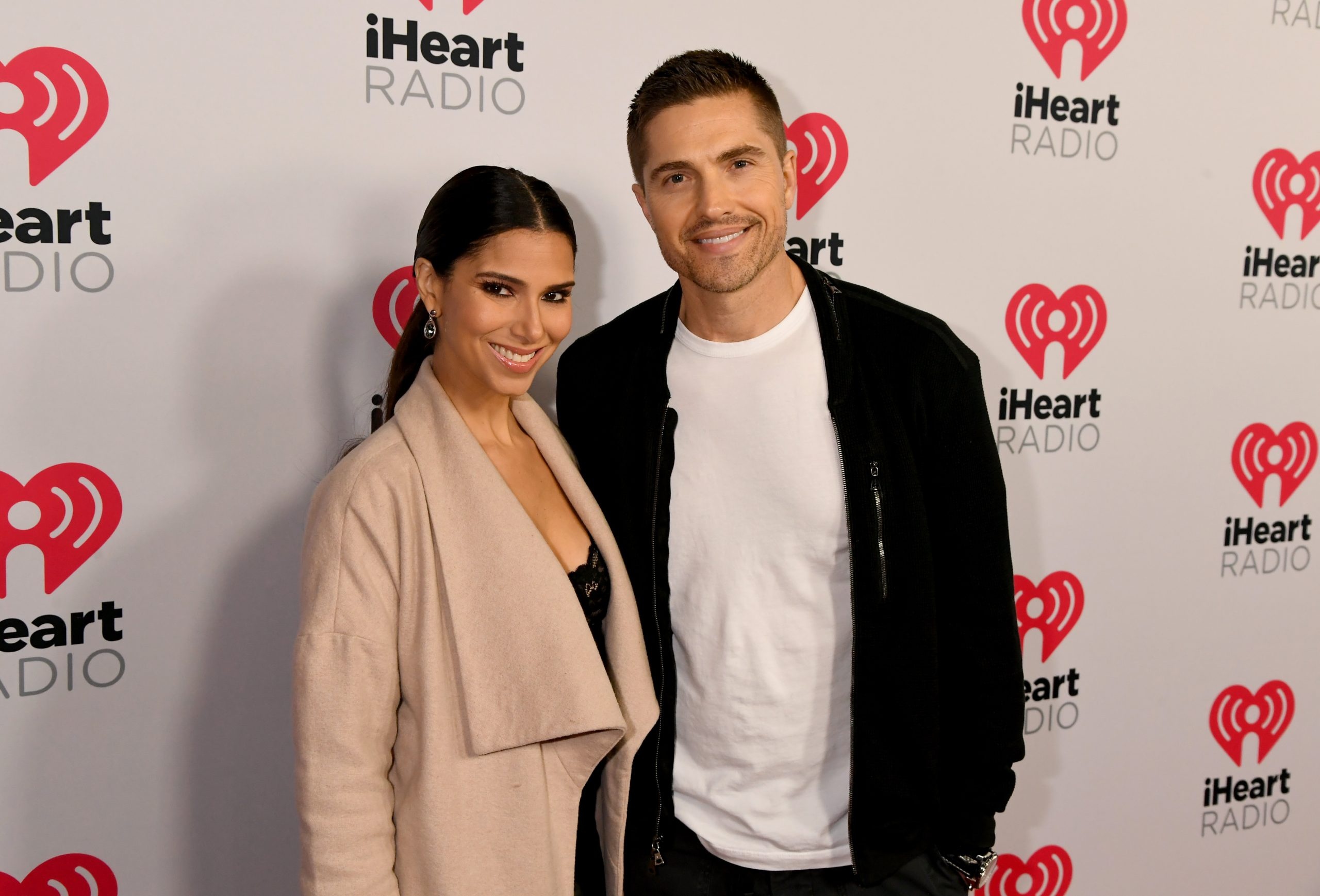 Eric Winter, Roselyn Sanchez, Age difference, 2560x1740 HD Desktop