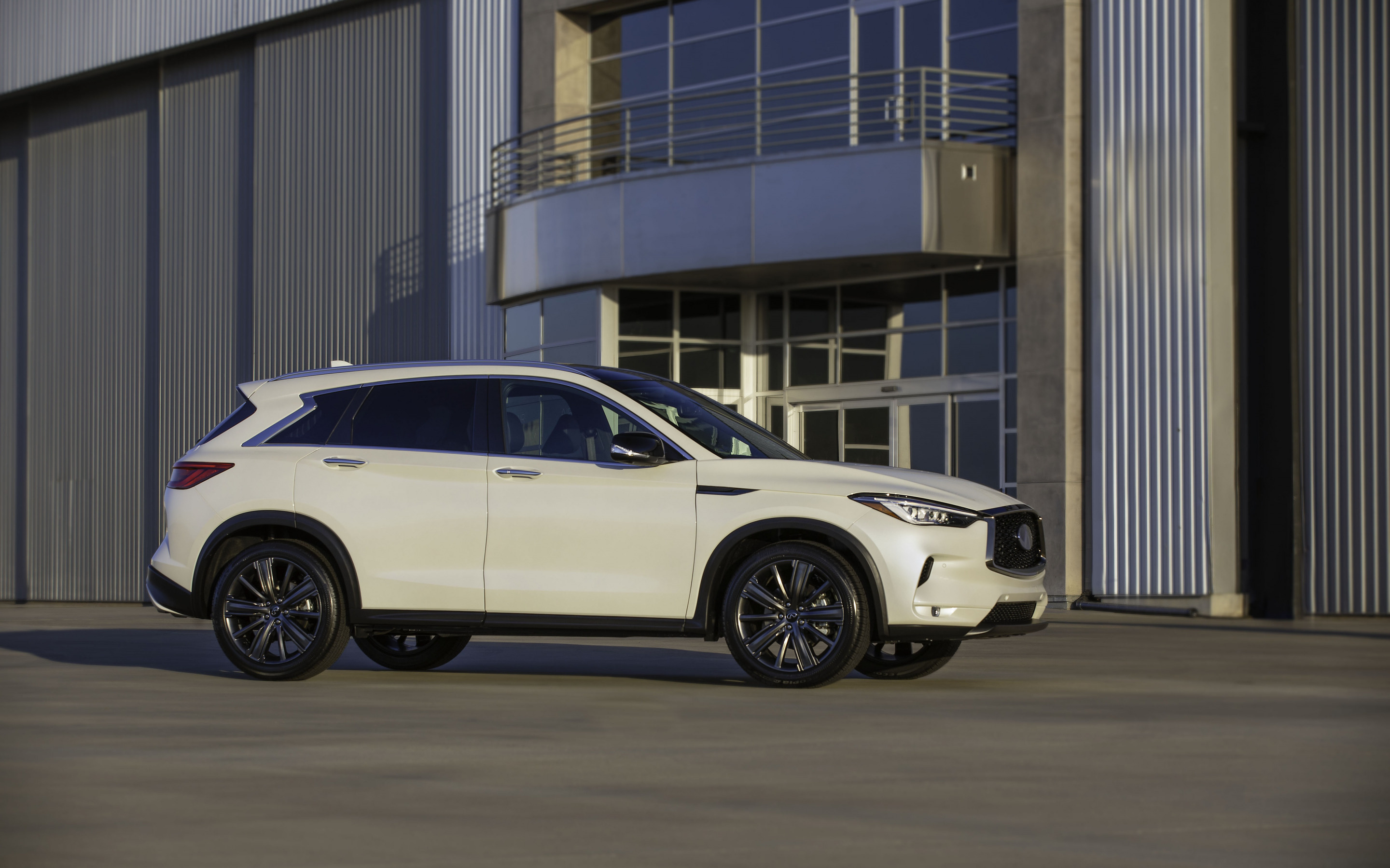 Infiniti QX50, Stylish and versatile, White exterior, Japanese craftsmanship, 2880x1800 HD Desktop