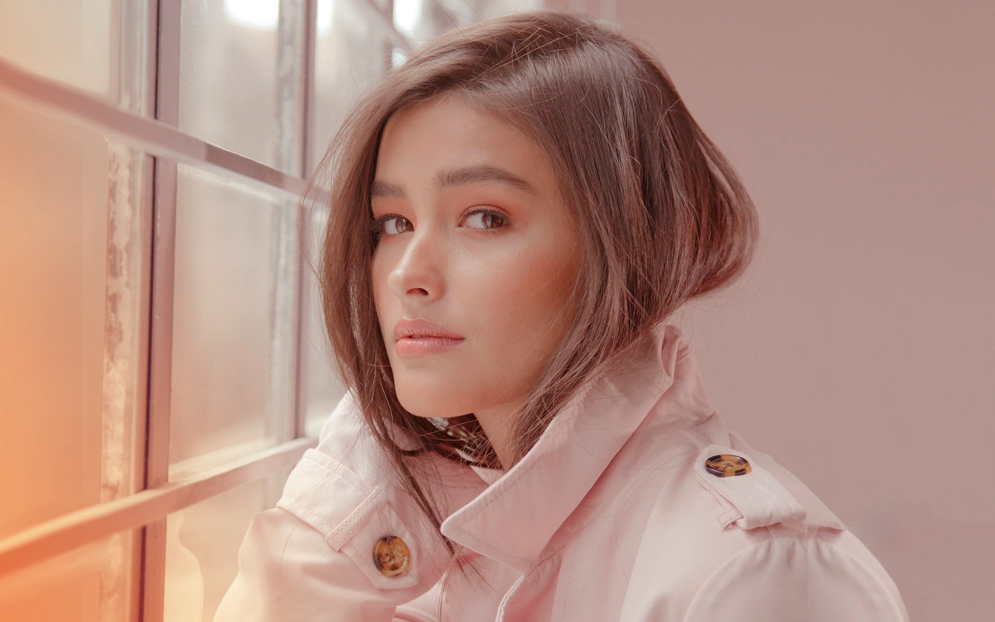 Liza Soberano, Beauty and grit, Filipina pride, Charming actress, 2000x1250 HD Desktop