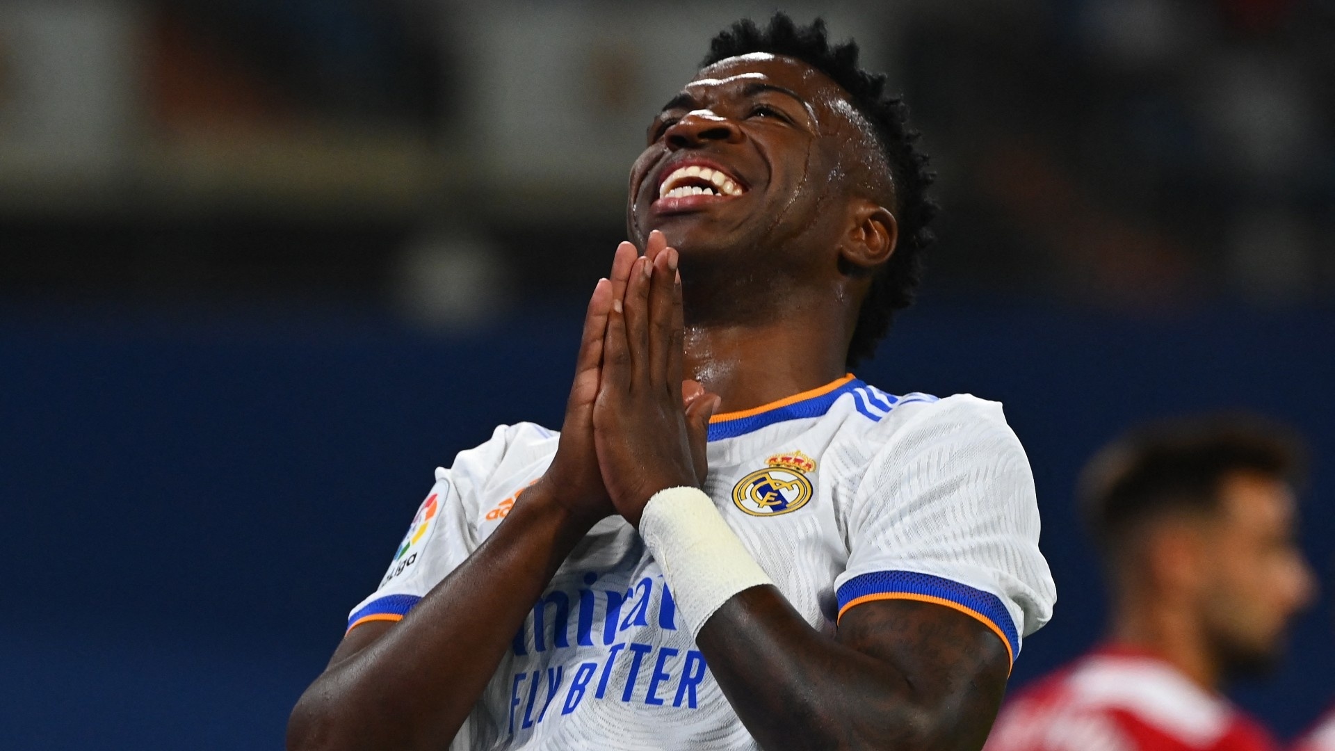 Vinicius Junior, Real Madrid CF jersey, Hands clasped celebration, Full HD Desktop wallpaper