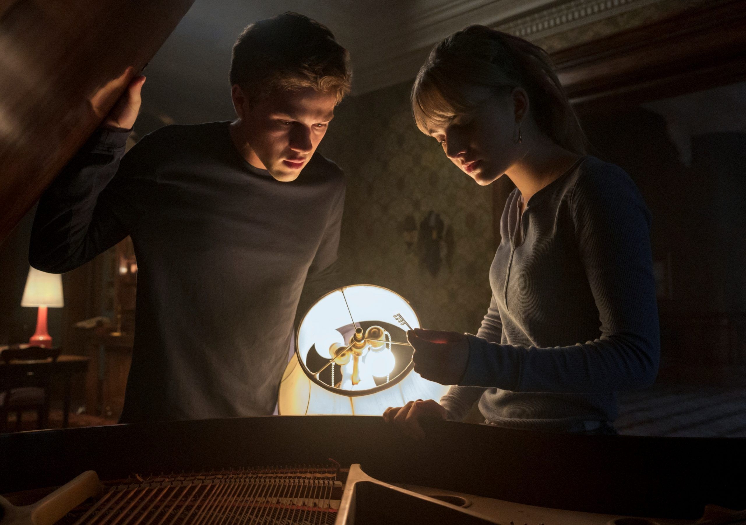 Emilia Jones and Connor Jessup, Locke And Key (TV Series) Wallpaper, 2560x1810 HD Desktop