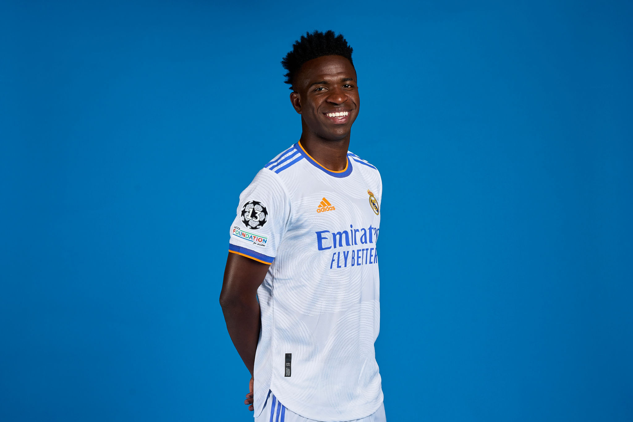 Vinicius Junior, Real Madrid home kit, Solid blue backdrop, HD Desktop wallpaper
