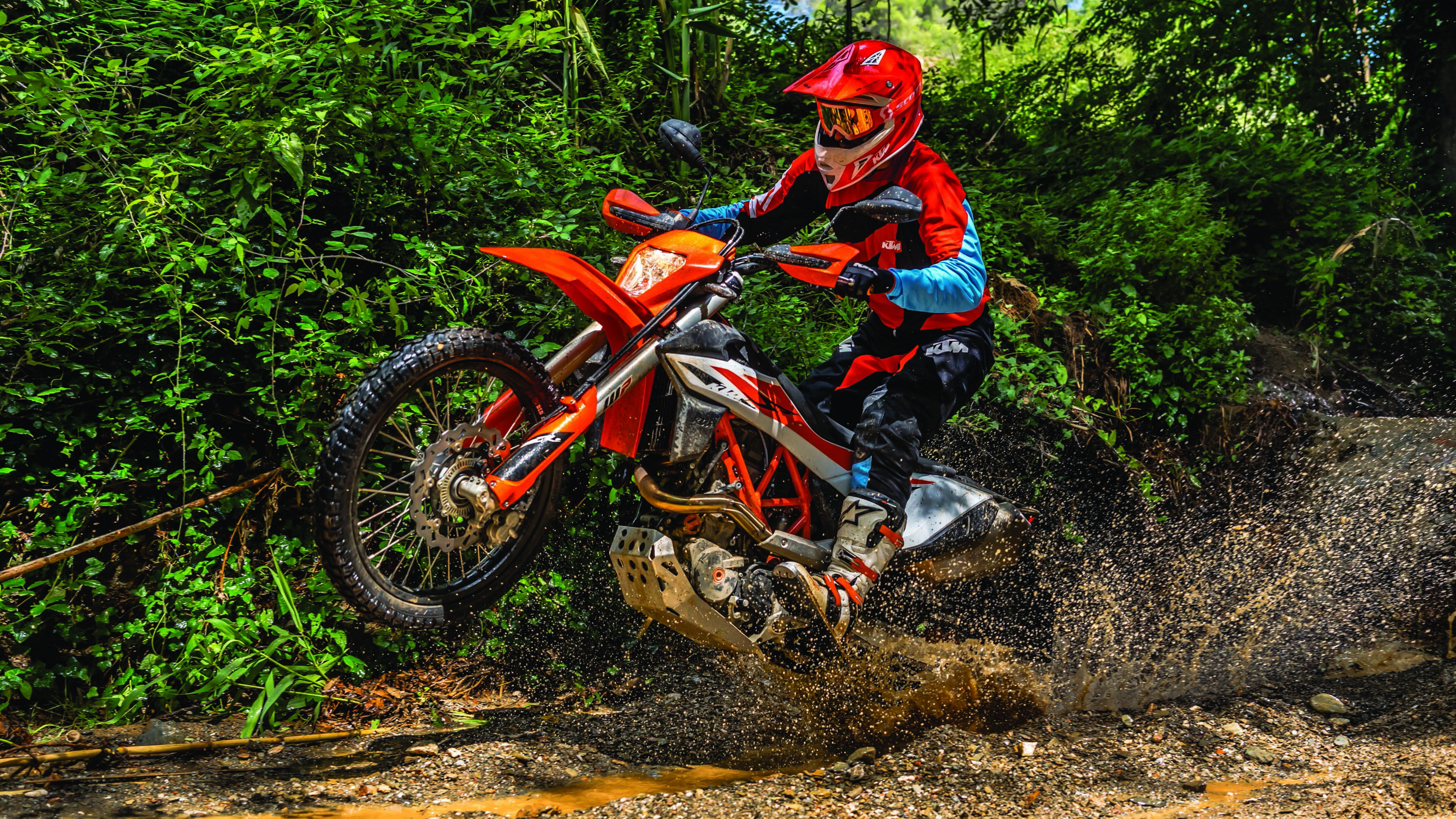 KTM 690 ENDURO, Off-road dominance, Dual sport beauty, Captivating wallpapers, 3840x2160 4K Desktop