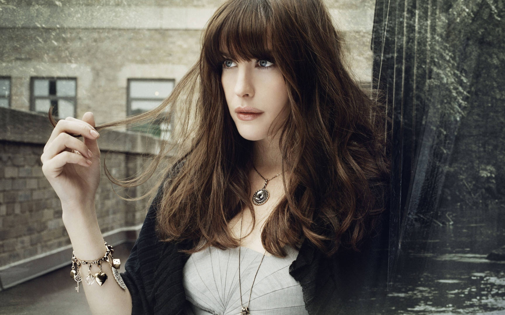 Liv Tyler, Captivating wallpapers, Celebrity beauty, Stylish poses, 1920x1200 HD Desktop
