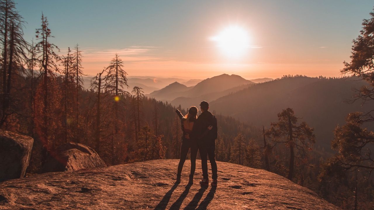 Wallpaper couple, mountains, travel 1280x720