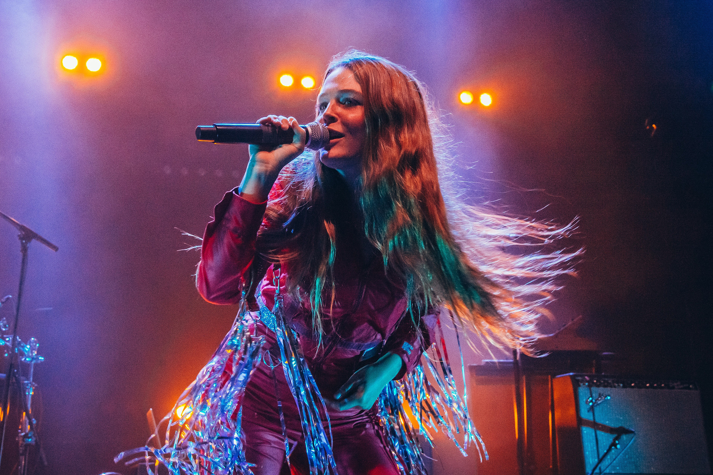 Maggie Rogers, Defies genre, Heard it in a past life, Musical evolution, 2410x1610 HD Desktop