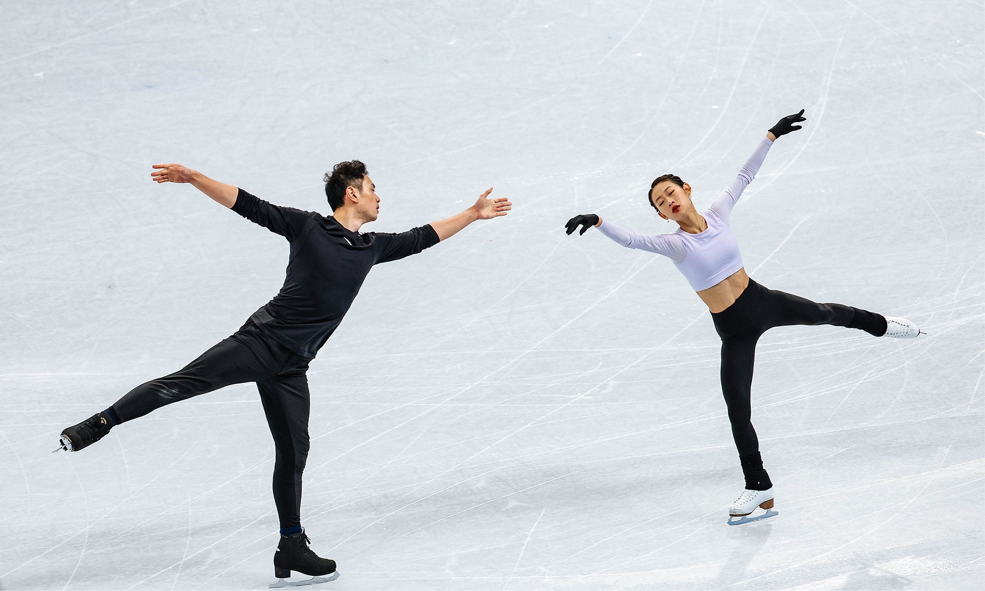 Peng Cheng and Jin Yang, Pair Skating Wallpaper, 2000x1200 HD Desktop