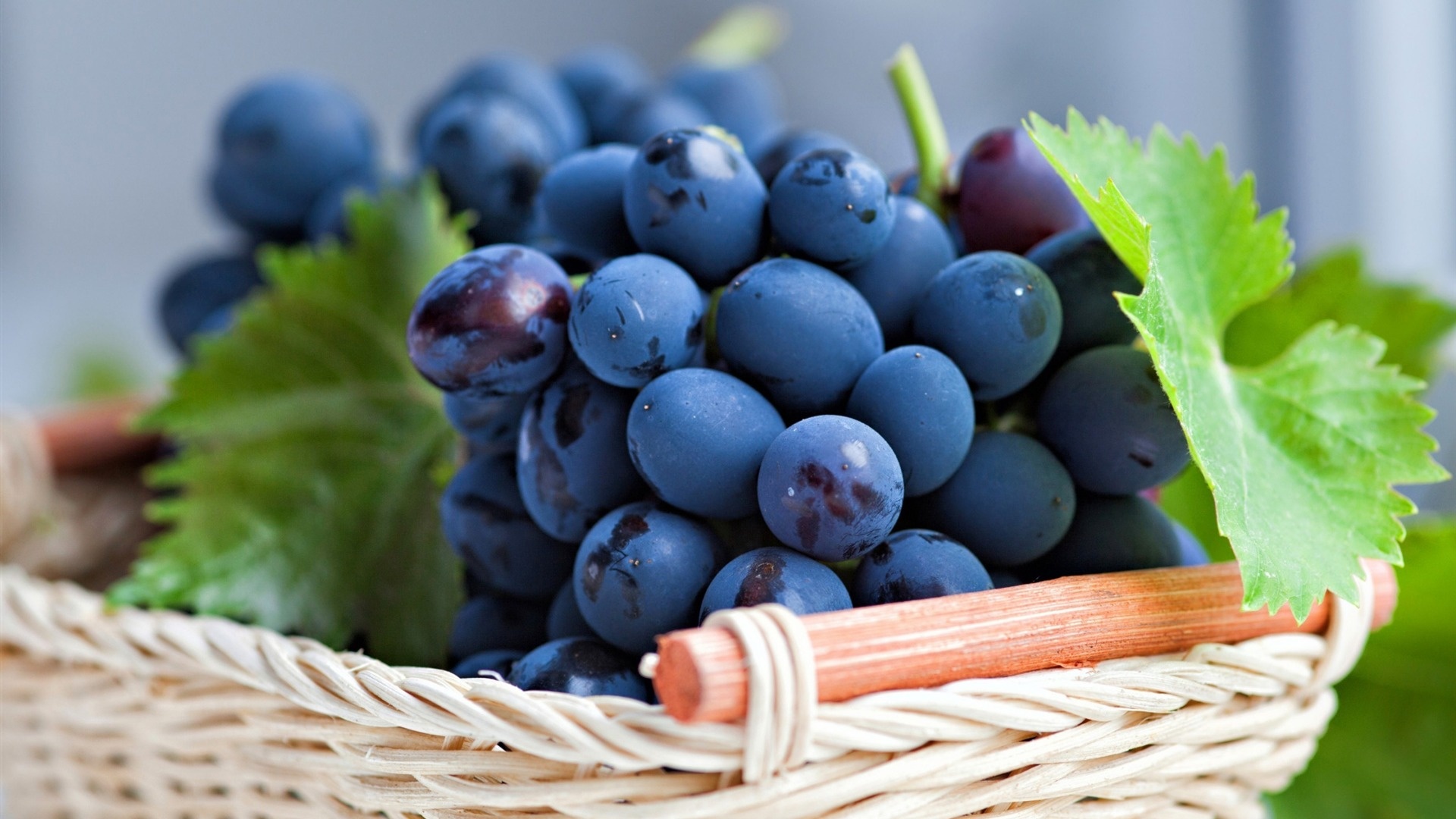 Gorgeous grape basket, Eye-catching decoration, Perfect for XFCE, Desktop delight, 1920x1080 Full HD Desktop