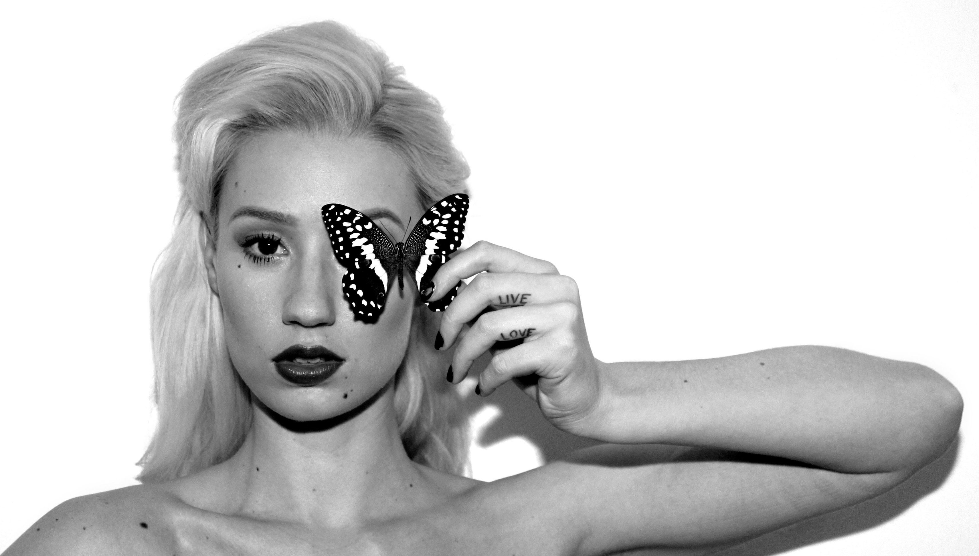 Iggy Azalea, Black and white photos, Powerful quotes, Inspiring messages, 3430x1950 HD Desktop