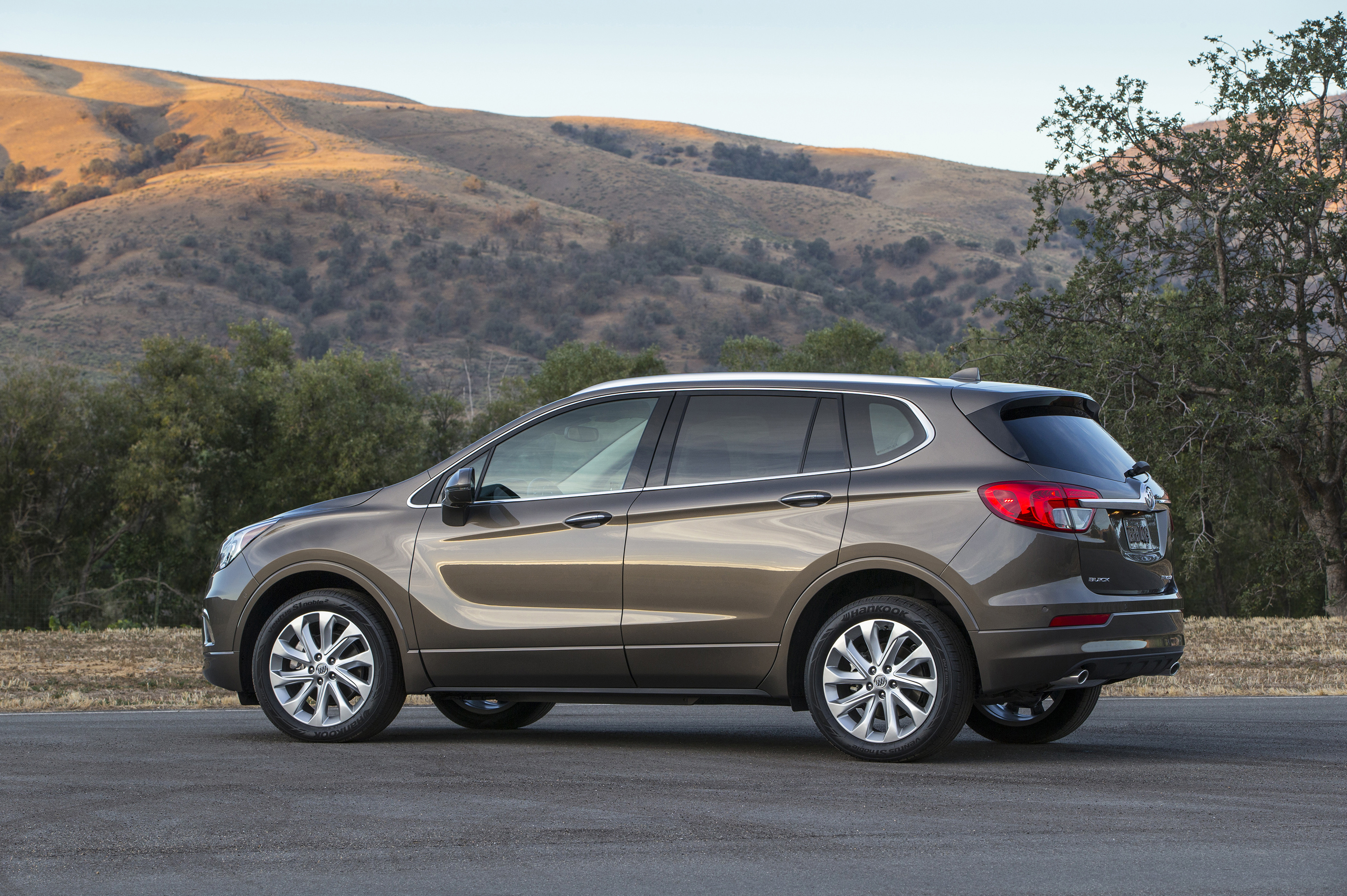 Buick Envision, Elegant design, Sophisticated interiors, Unparalleled comfort, 3000x2000 HD Desktop