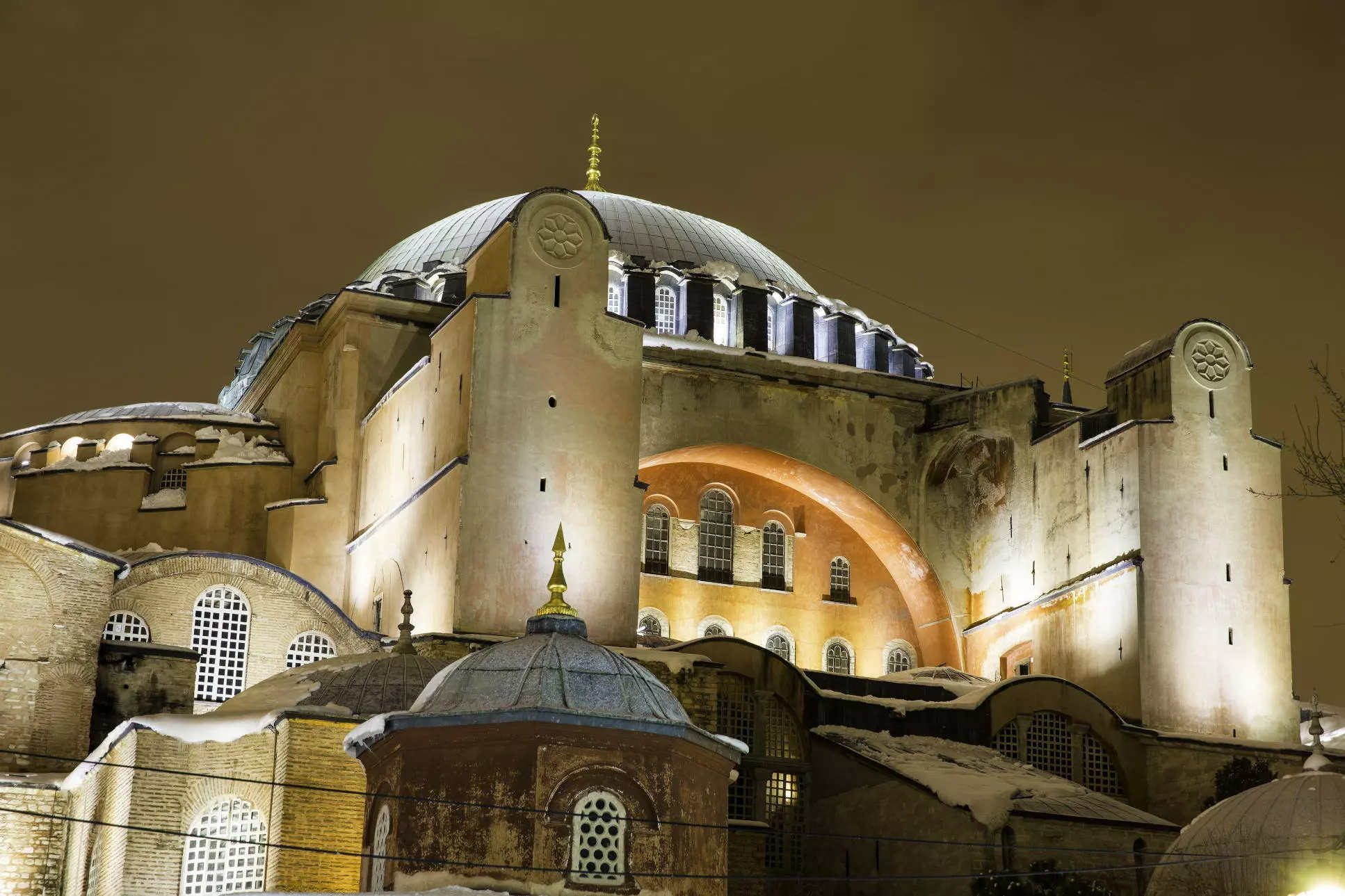 Hagia Sophia, Timekeeping device, Historical relic, Unique artifact, 1940x1290 HD Desktop