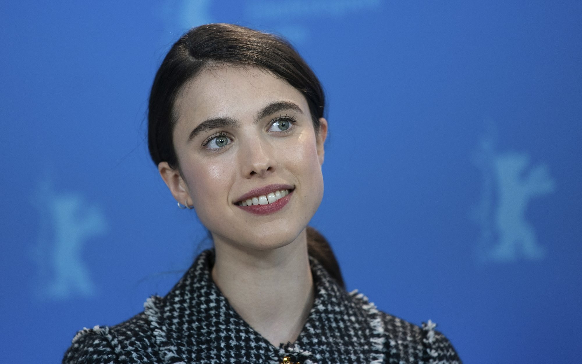 Margaret Qualley, Netflix series (Maid), Hollywood actress, New role, 2000x1250 HD Desktop