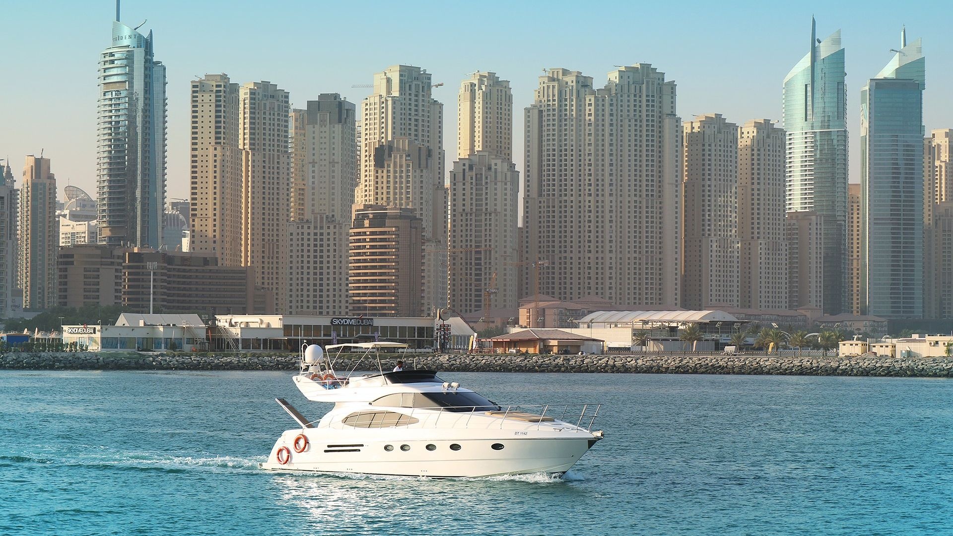 Marina Dubai, Yacht skyline, Majestic skyscrapers, Exquisite waterfront, 1920x1080 Full HD Desktop
