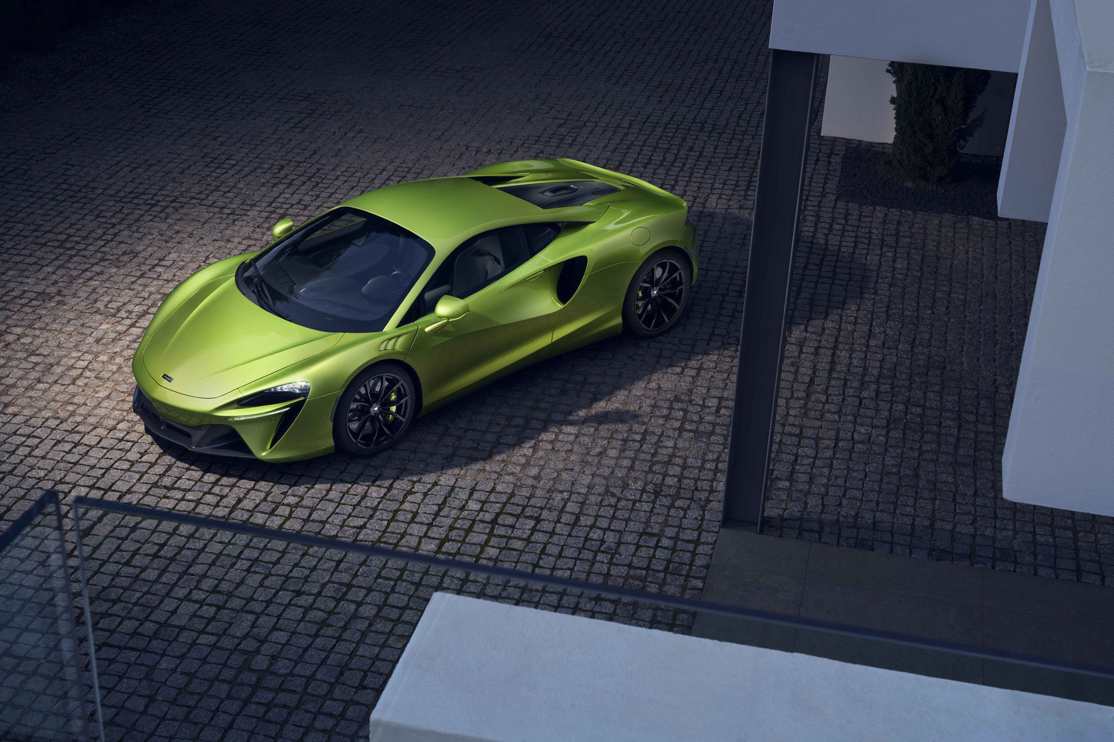 McLaren Artura, cobblestone courtyard, modern minimalist architecture, HD Desktop wallpaper