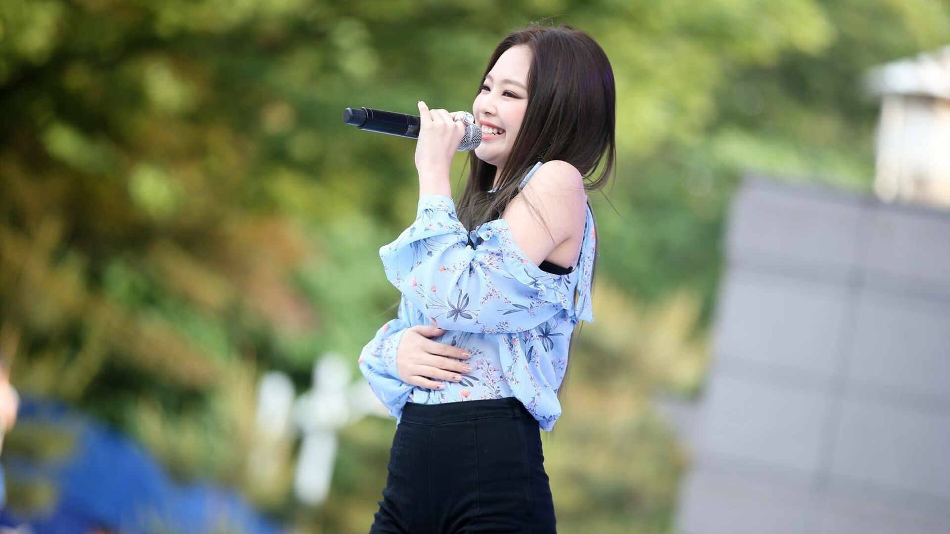 Jennie Kim, blue floral blouse, handheld microphone, Full HD Desktop wallpaper