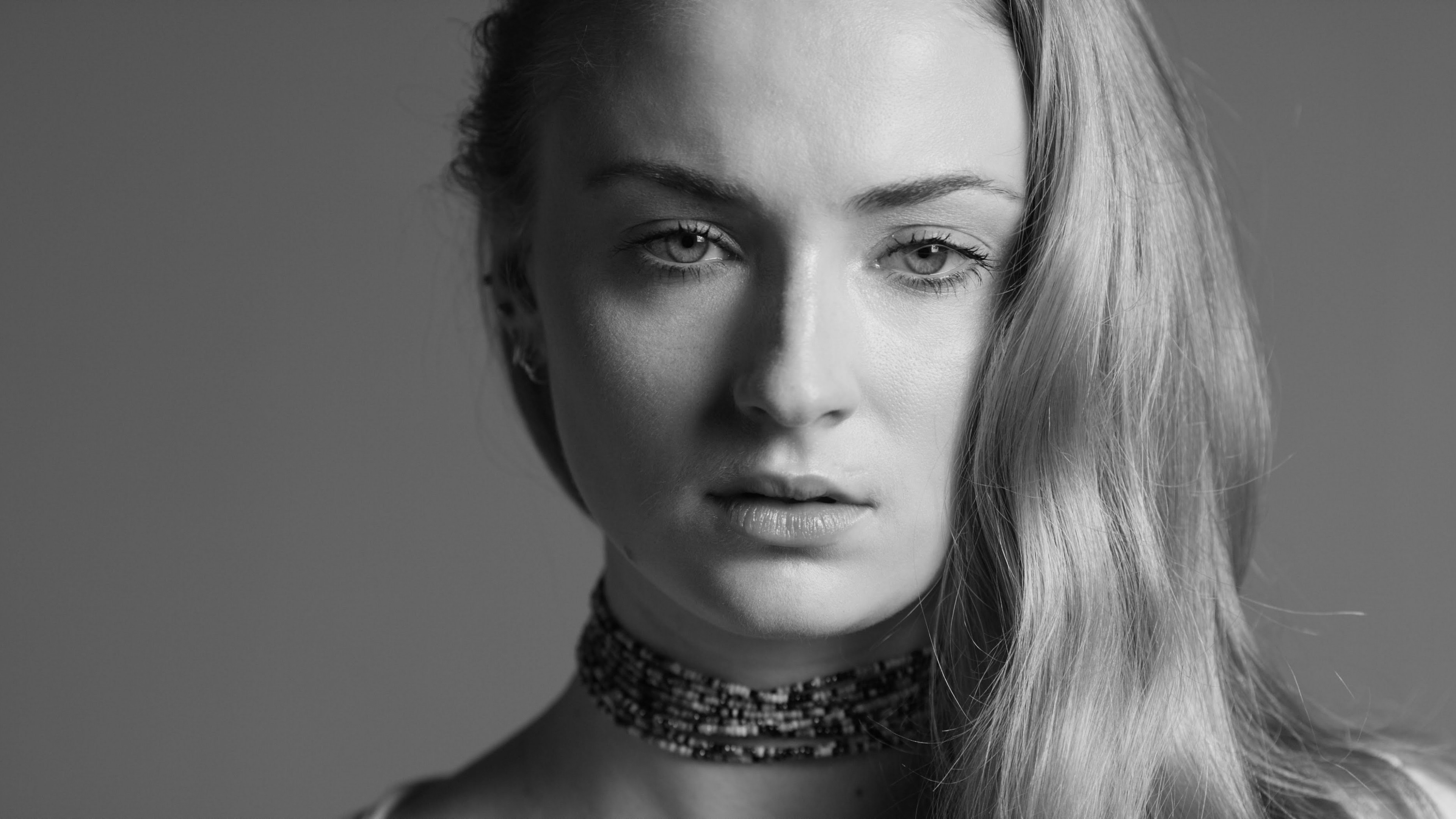 Sophie Turner, Choker Wallpaper, 3840x2160 4K Desktop