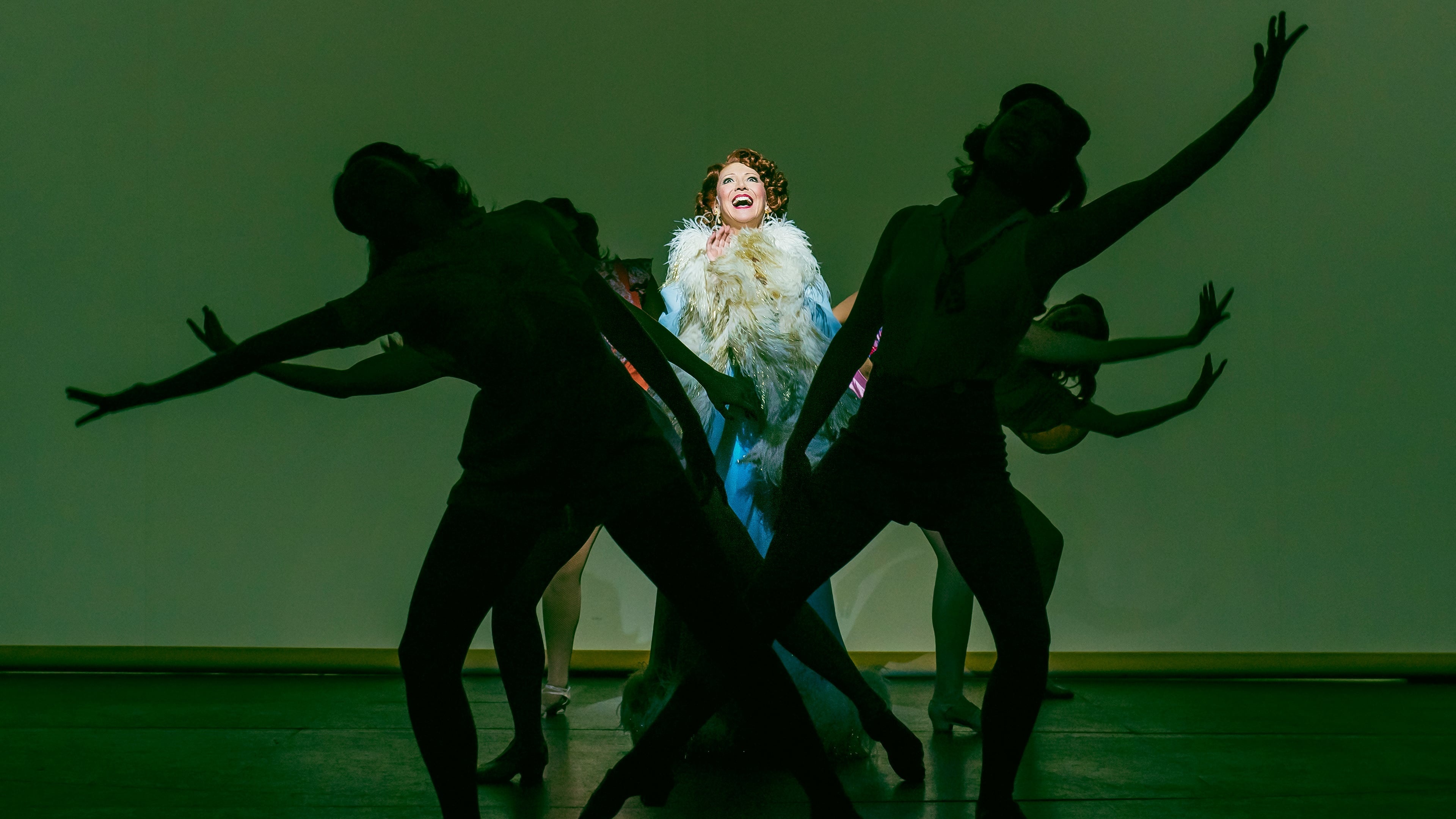 42nd Street The Musical, Glittering costumes, Toe-tapping rhythms, Broadway gem, 3840x2160 4K Desktop