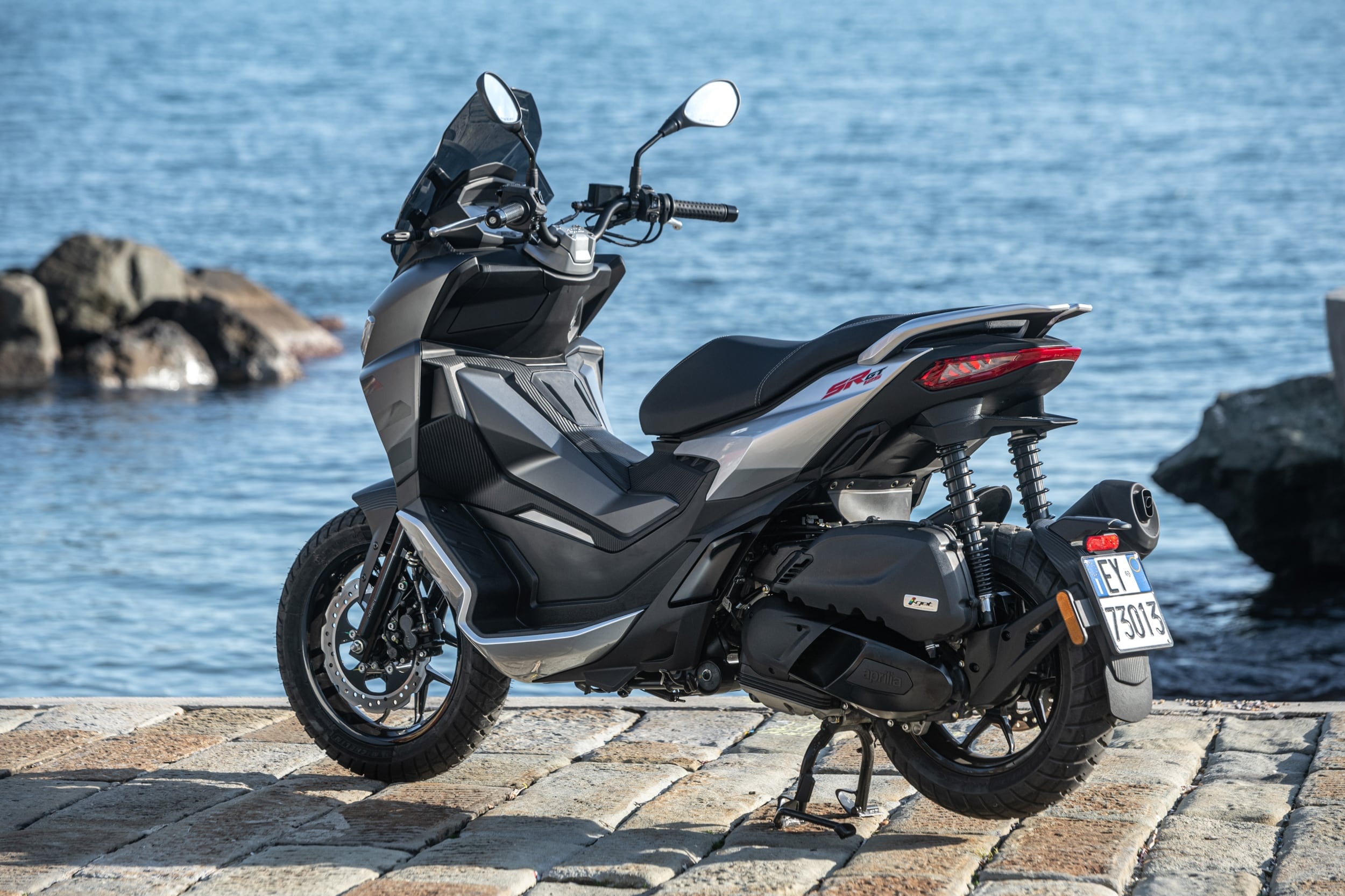 Aprilia SR-GT 200, Wide magazine, Auto industry, SR-GT scooter, 2500x1670 HD Desktop