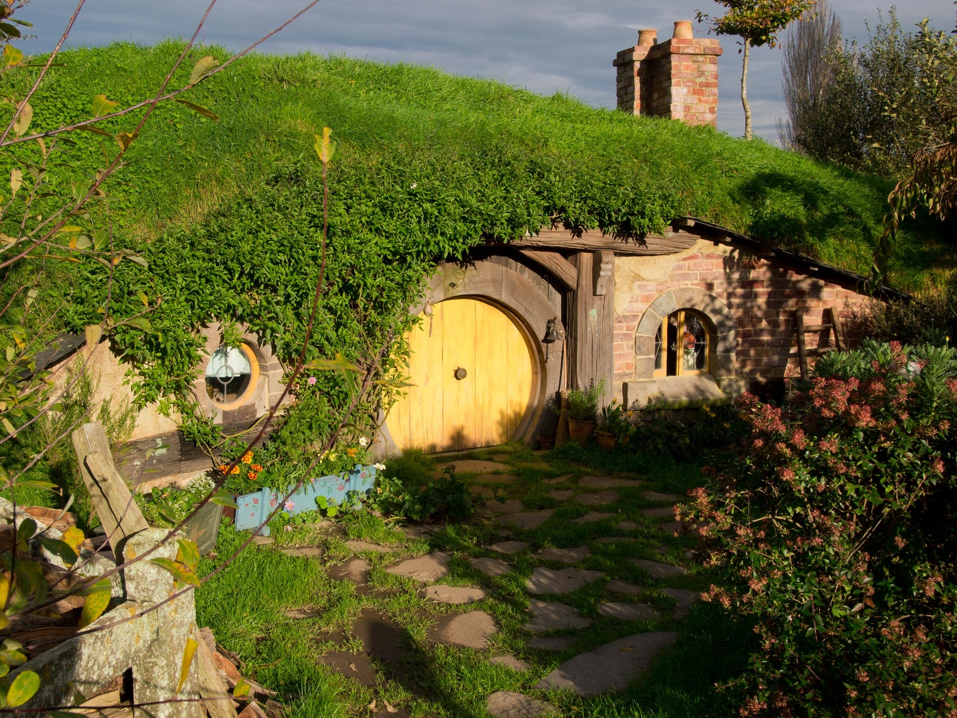 Waikato beauty, Hobbiton tour, New Zealand adventure, Man-made wonder, 1920x1440 HD Desktop