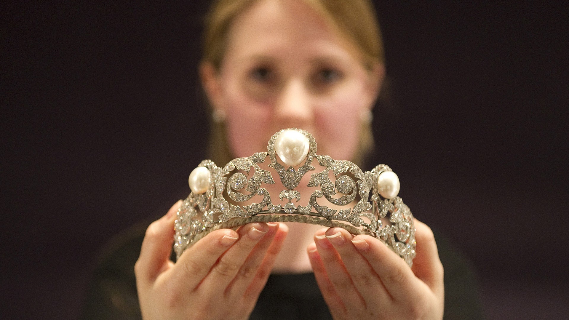 Vogue enters the enchanting world of 21st-century tiara buyers | Vogue India | Vogue India 1920x1080