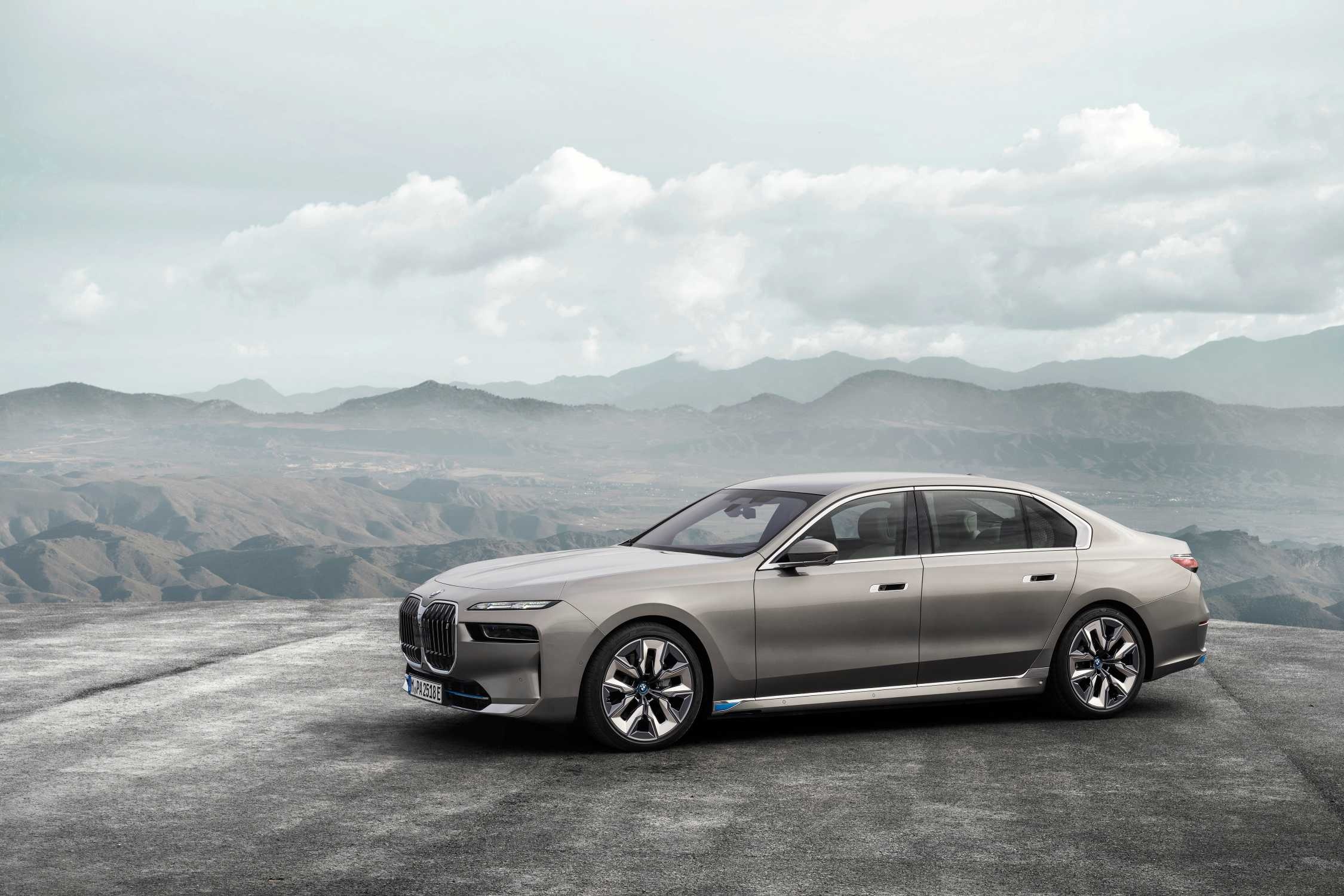 BMW 7 Series, Automotive Innovation, Digital Era Luxuries, 2250x1500 HD Desktop