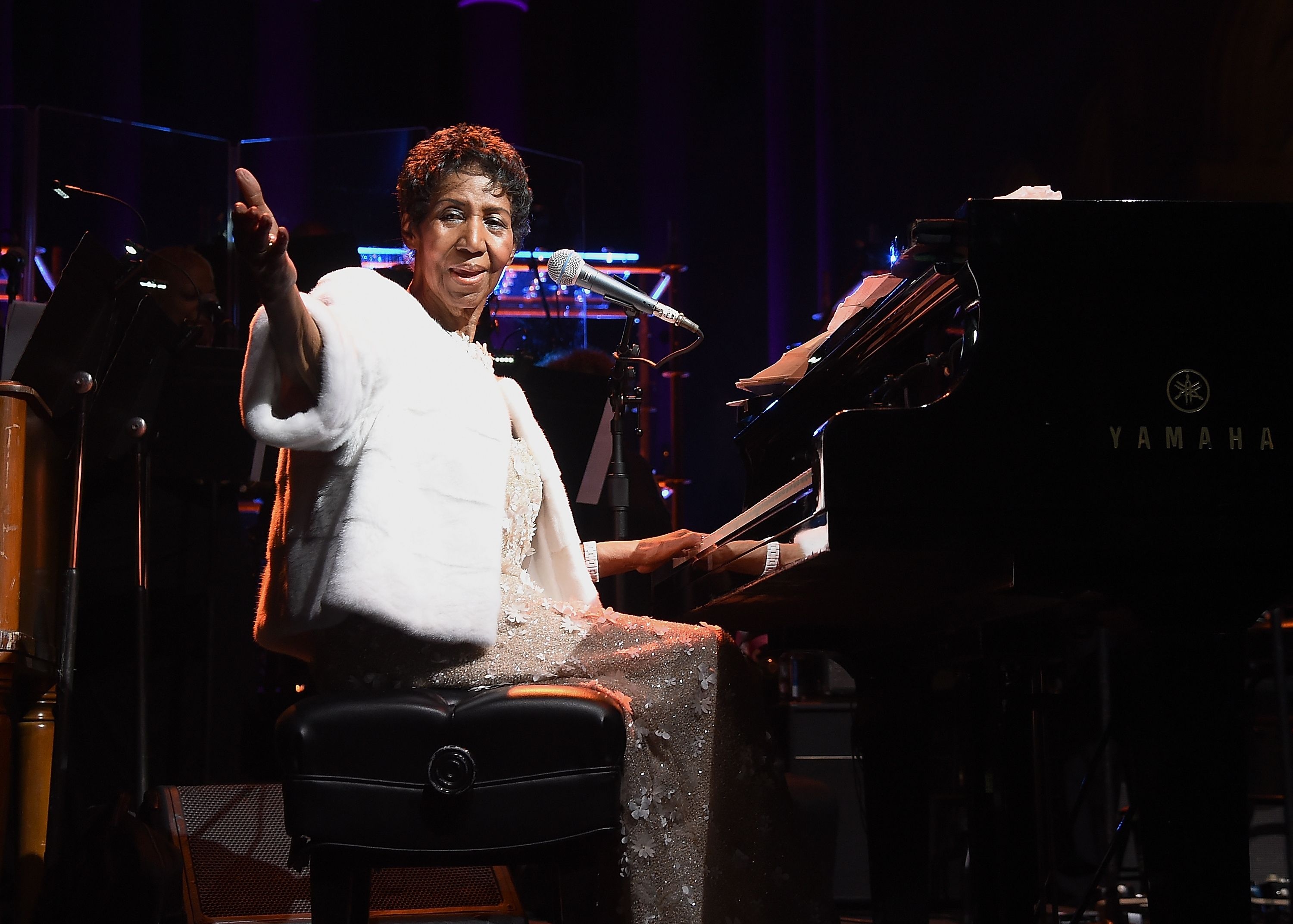 Elton John's AIDs Gala, Aretha Franklin Wallpaper, 3000x2150 HD Desktop