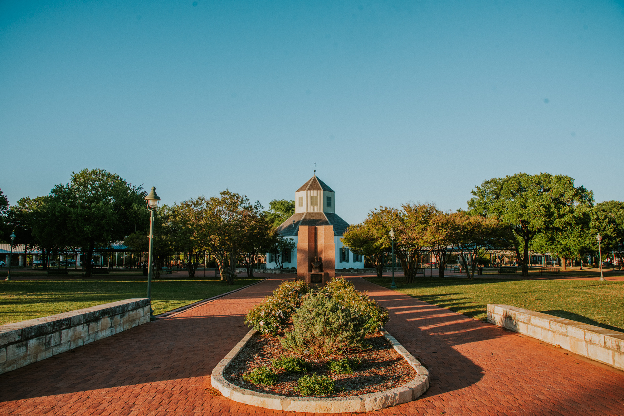 Marktplatz, Fredericksburg Texas, Day trip guide, Traveler's paradise, 2000x1340 HD Desktop