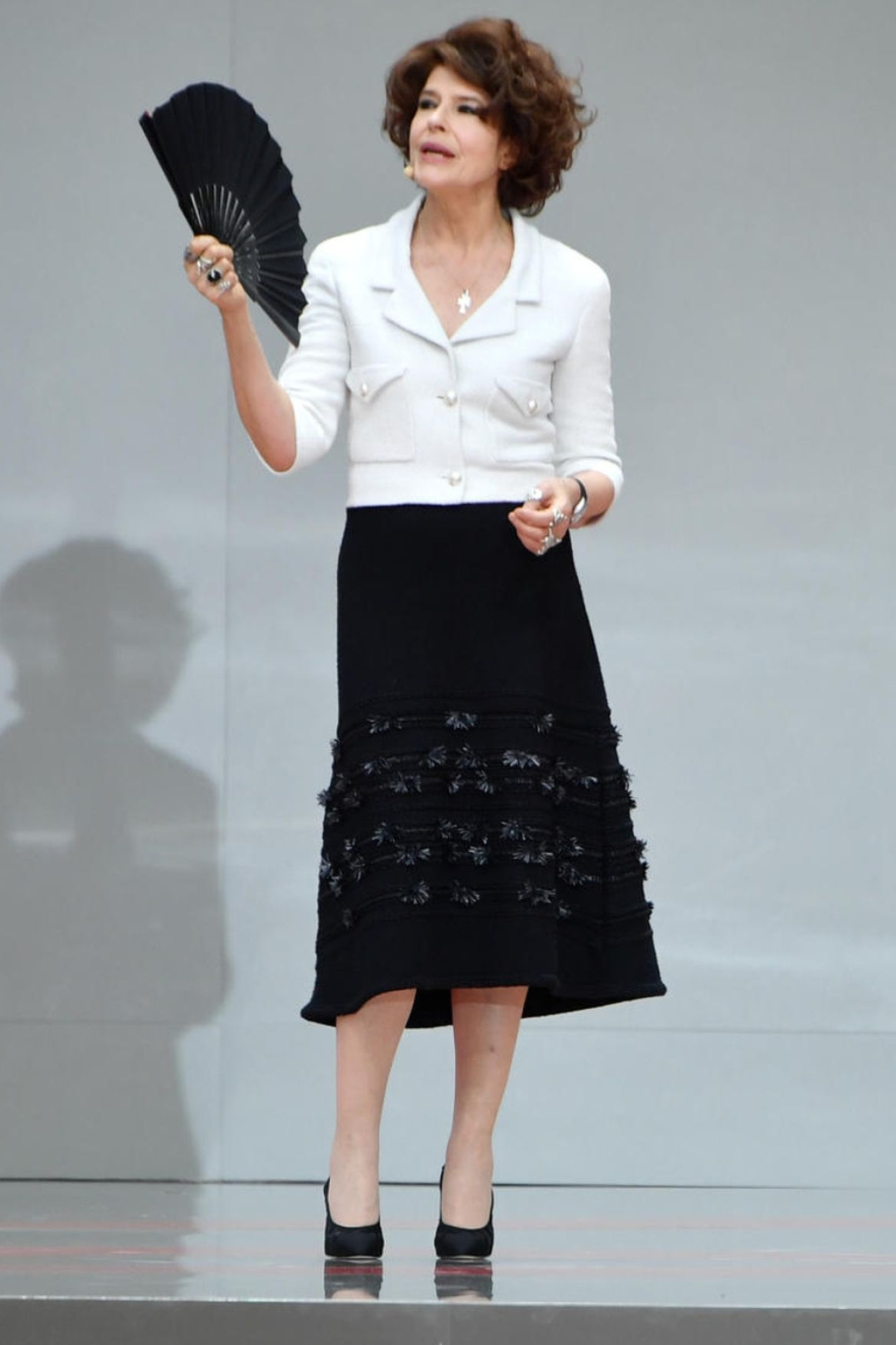 Fanny Ardant, Karl Lagerfeld memorial, Grand Palais, Paris, 1440x2160 HD Phone