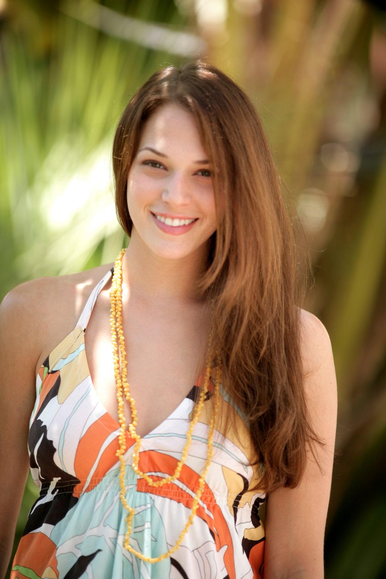 Amanda Righetti photos, RavePad, Celebrity images, Christopher Mercado, 1280x1920 HD Phone