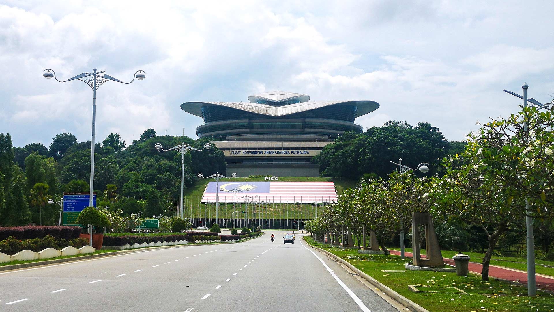 Putrajaya, Day trip from Kuala Lumpur, Picture-perfect landscapes, Government administrative center, 1920x1080 Full HD Desktop