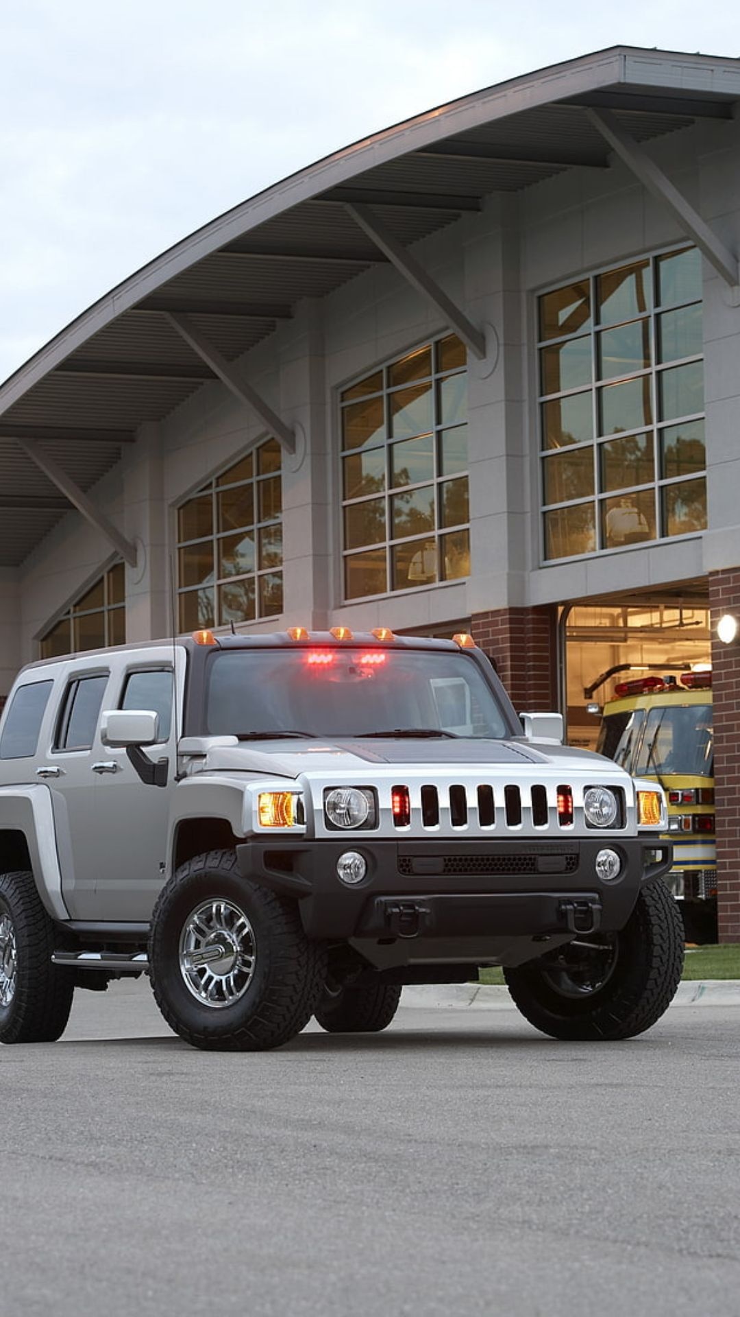 Hummer H3, Legendary power, Imposing presence, All-terrain conqueror, 1080x1920 Full HD Phone