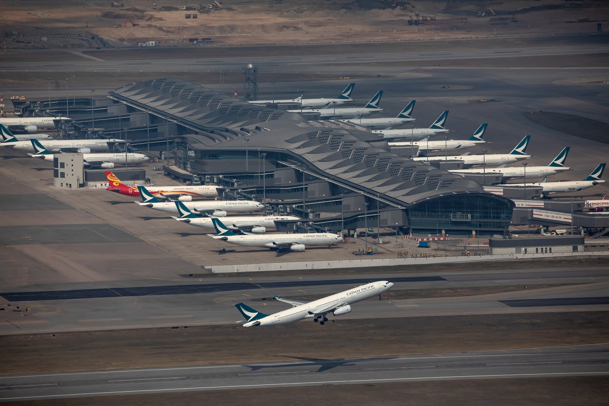 Cathay Pacific, Pilots 3, 700 bonuses, Keep flying, Bloomberg, 2000x1340 HD Desktop