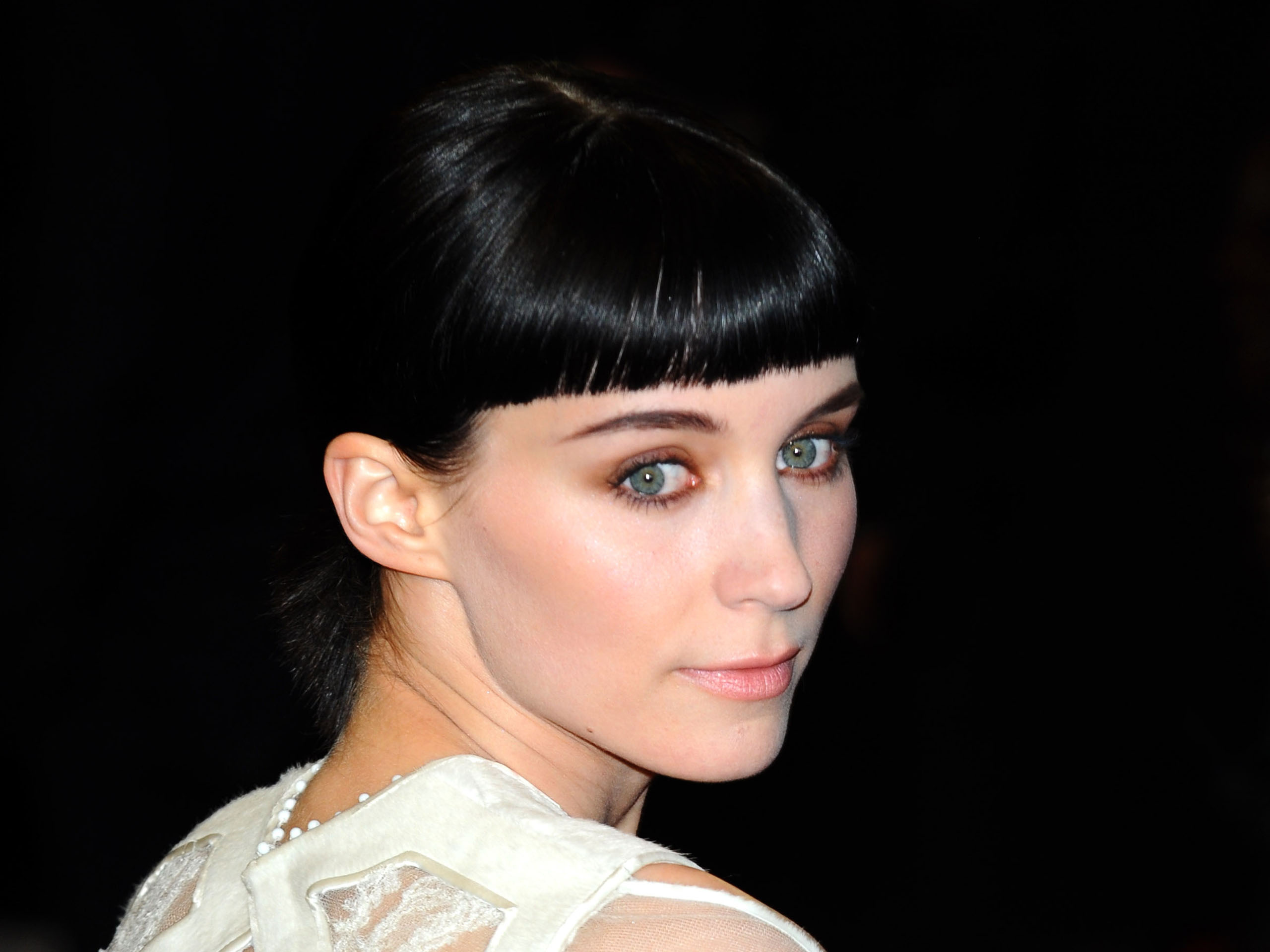 Rooney Mara, Impressive wallpapers, Captivating beauty, Striking visuals, 2560x1920 HD Desktop