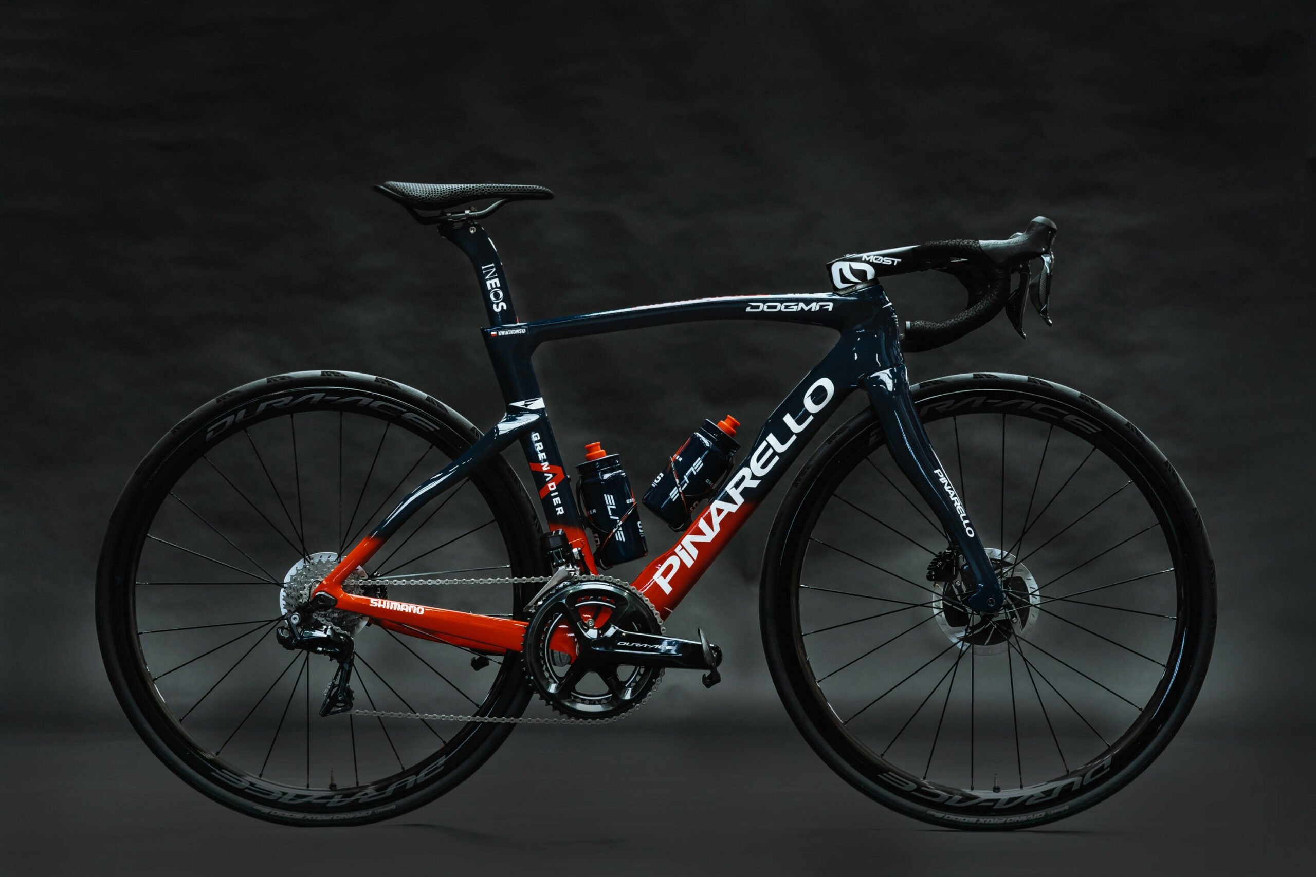 Pinarello Dogma F Disc, Ineos, Disc brakes, Updated technology, 2560x1710 HD Desktop