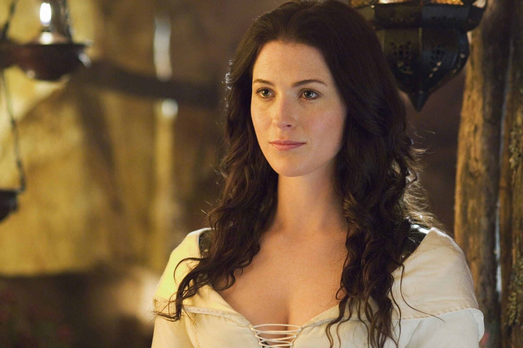 Bridget Regan, Legend of the Seeker, Legend girl, 2000x1330 HD Desktop