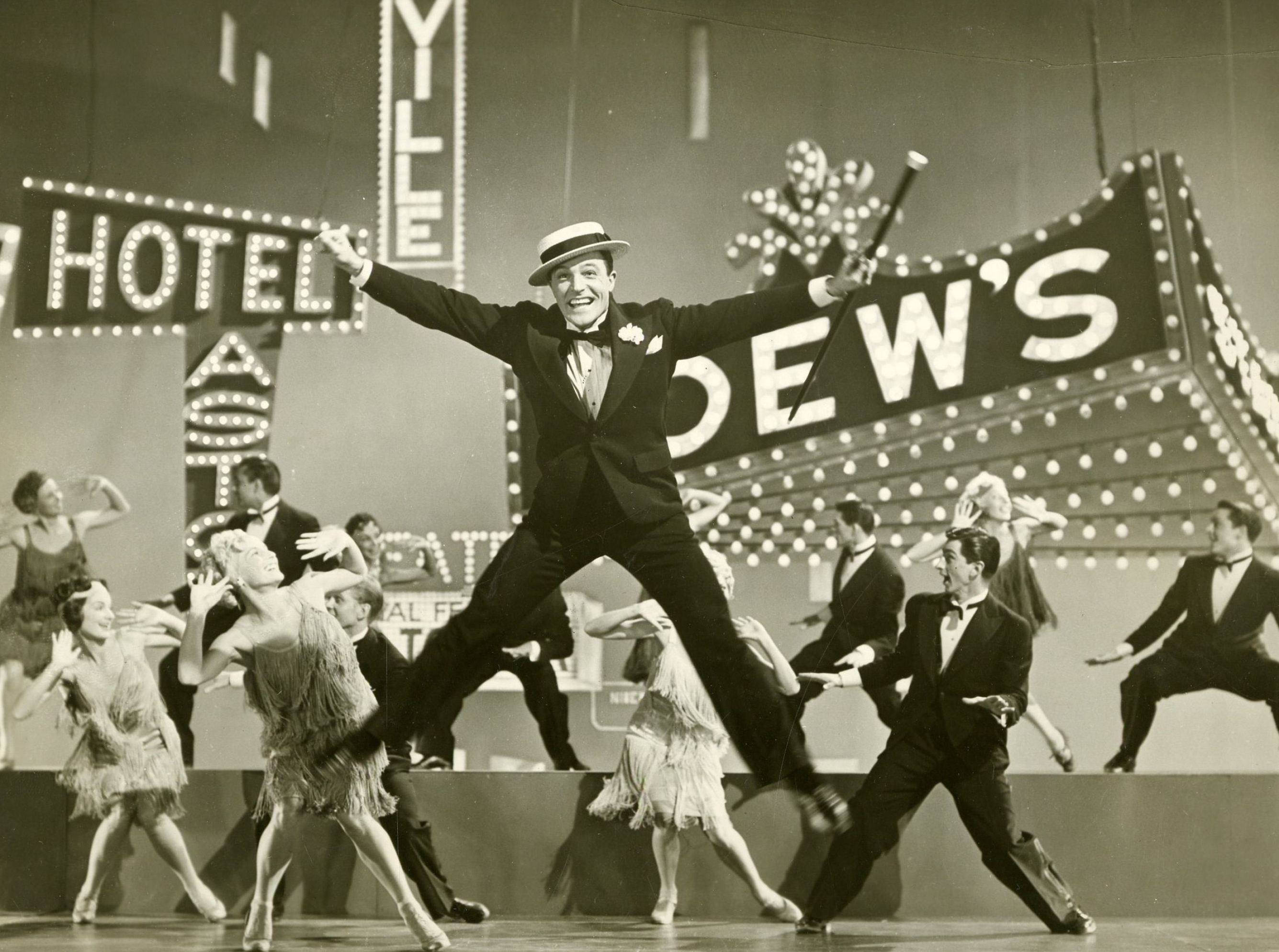 Gene Kelly, Singing in the Rain, Iconic movie, Classic musical, 2680x1990 HD Desktop