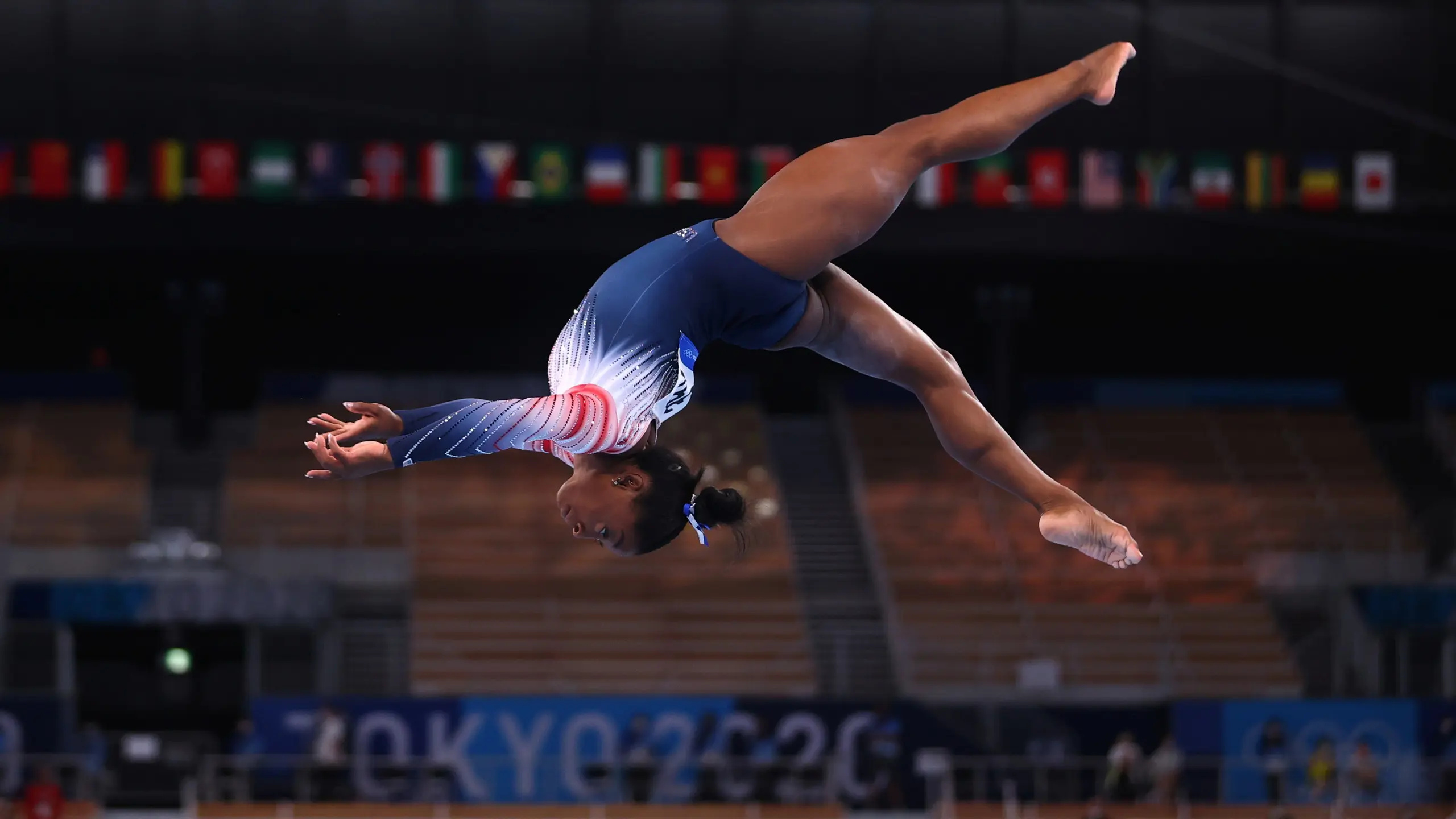 2020 Tokyo Olympics, Balance Beam Wallpaper, 2560x1440 HD Desktop