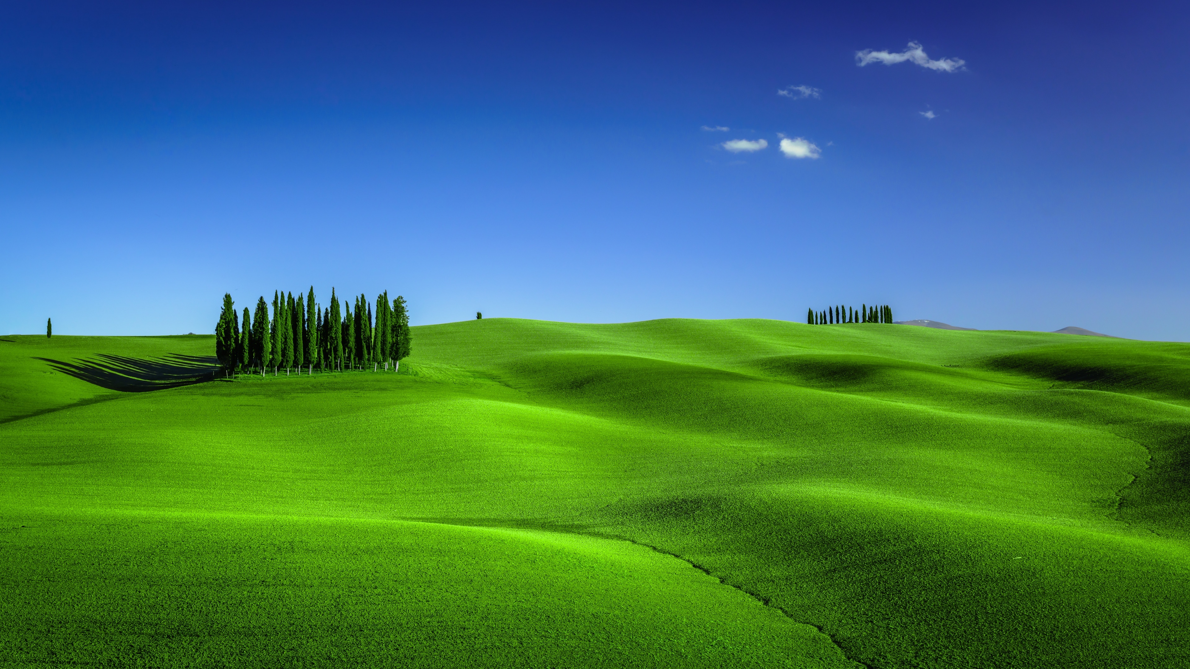 Green meadow, Clear sky, Tuscany beauty, Italian countryside, 3840x2160 4K Desktop