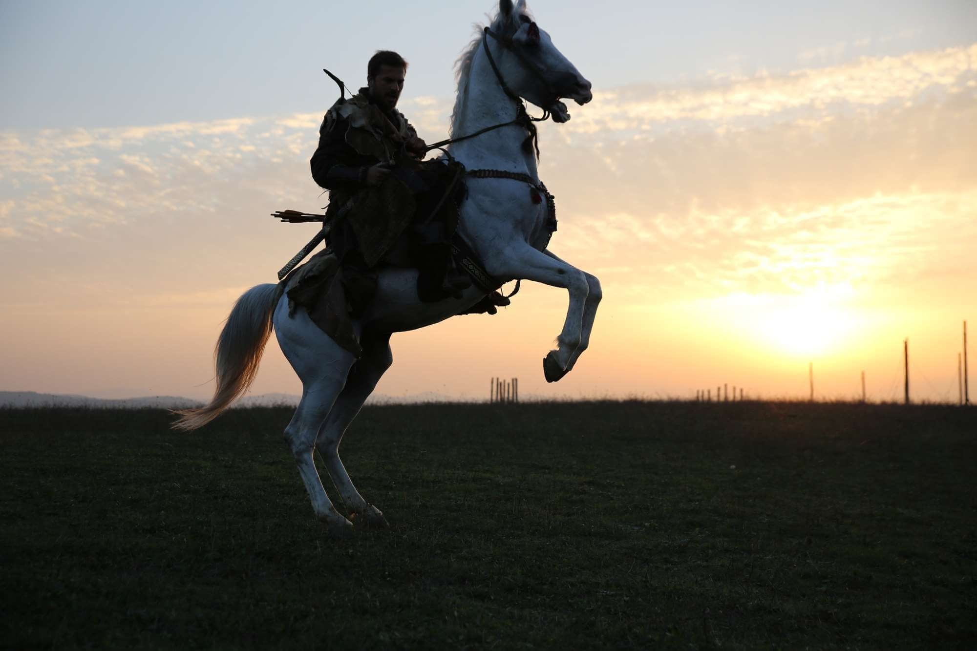 Dirilis: Ertugrul, Captivating storyline, Strong character development, Rich cultural backdrop, 2000x1340 HD Desktop