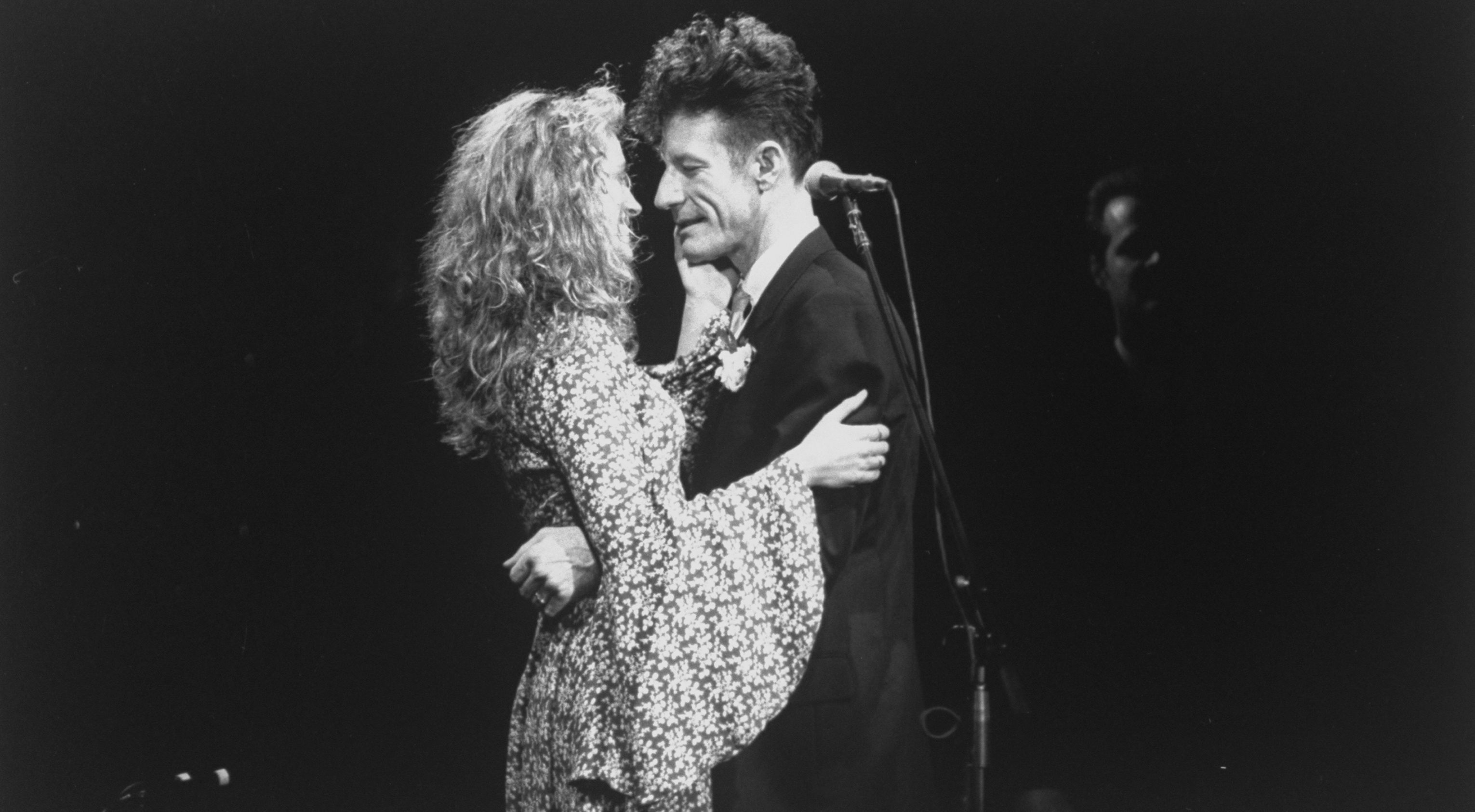 Lyle Lovett, Love match surprise, Julia Roberts, Purple Clover article, 3070x1690 HD Desktop