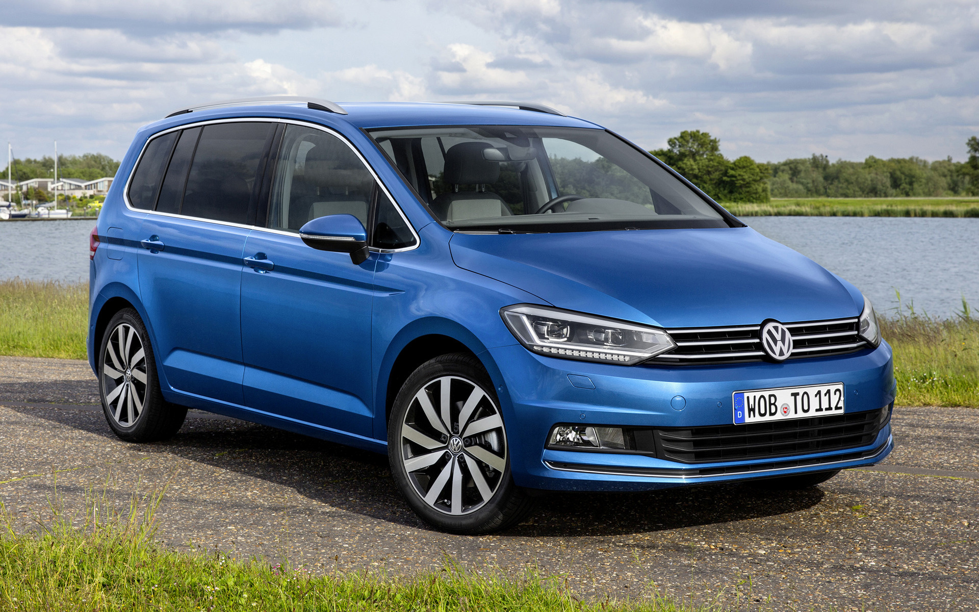 Volkswagen Touran, Versatile MPV, Comfortable ride, Practical features, 1920x1200 HD Desktop