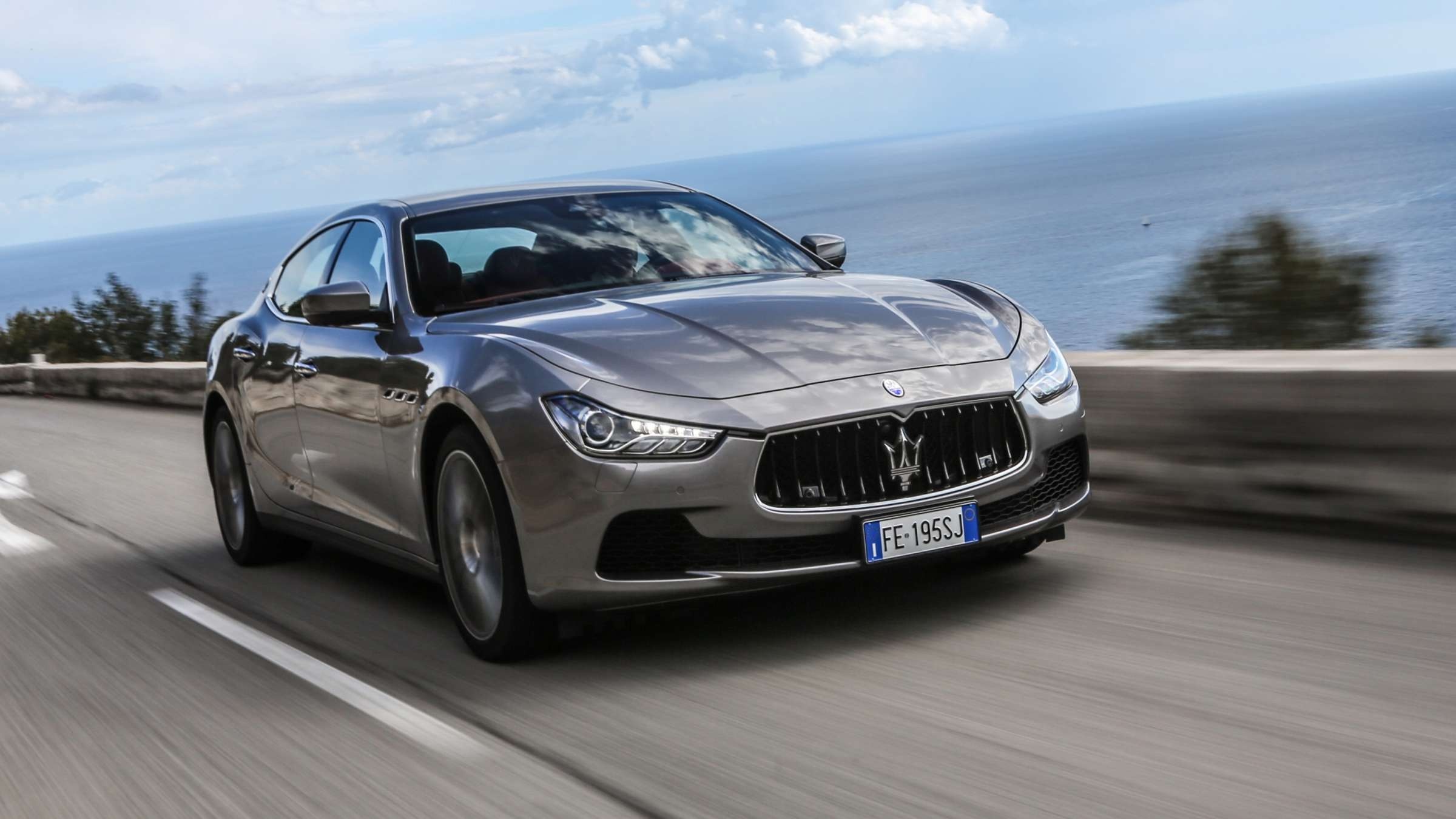 Maserati Ghibli Facelift, 2016 model, Aggressive design, Sleek lines, 2400x1350 HD Desktop