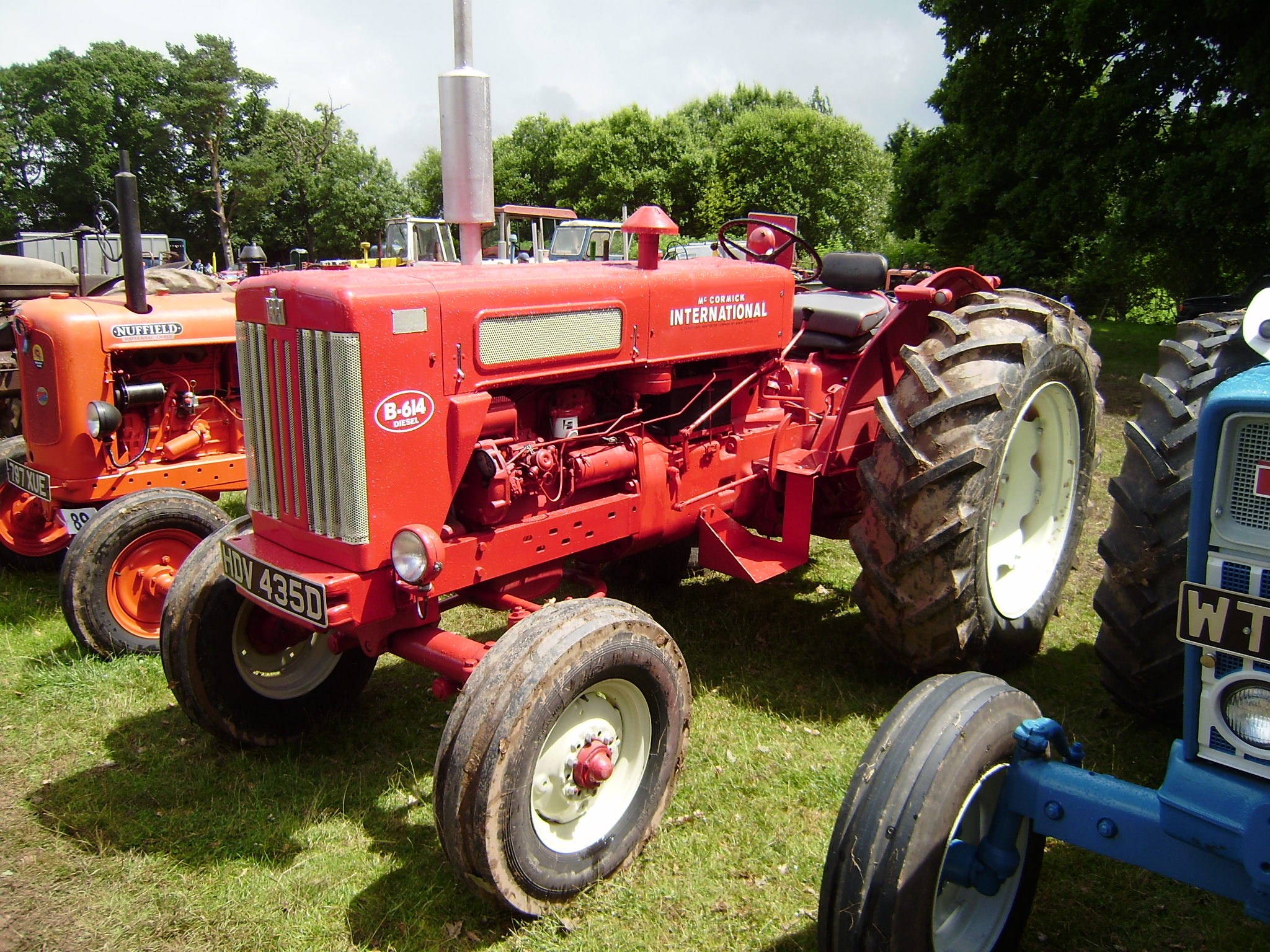 B-614, International Harvester Wallpaper, 2050x1540 HD Desktop